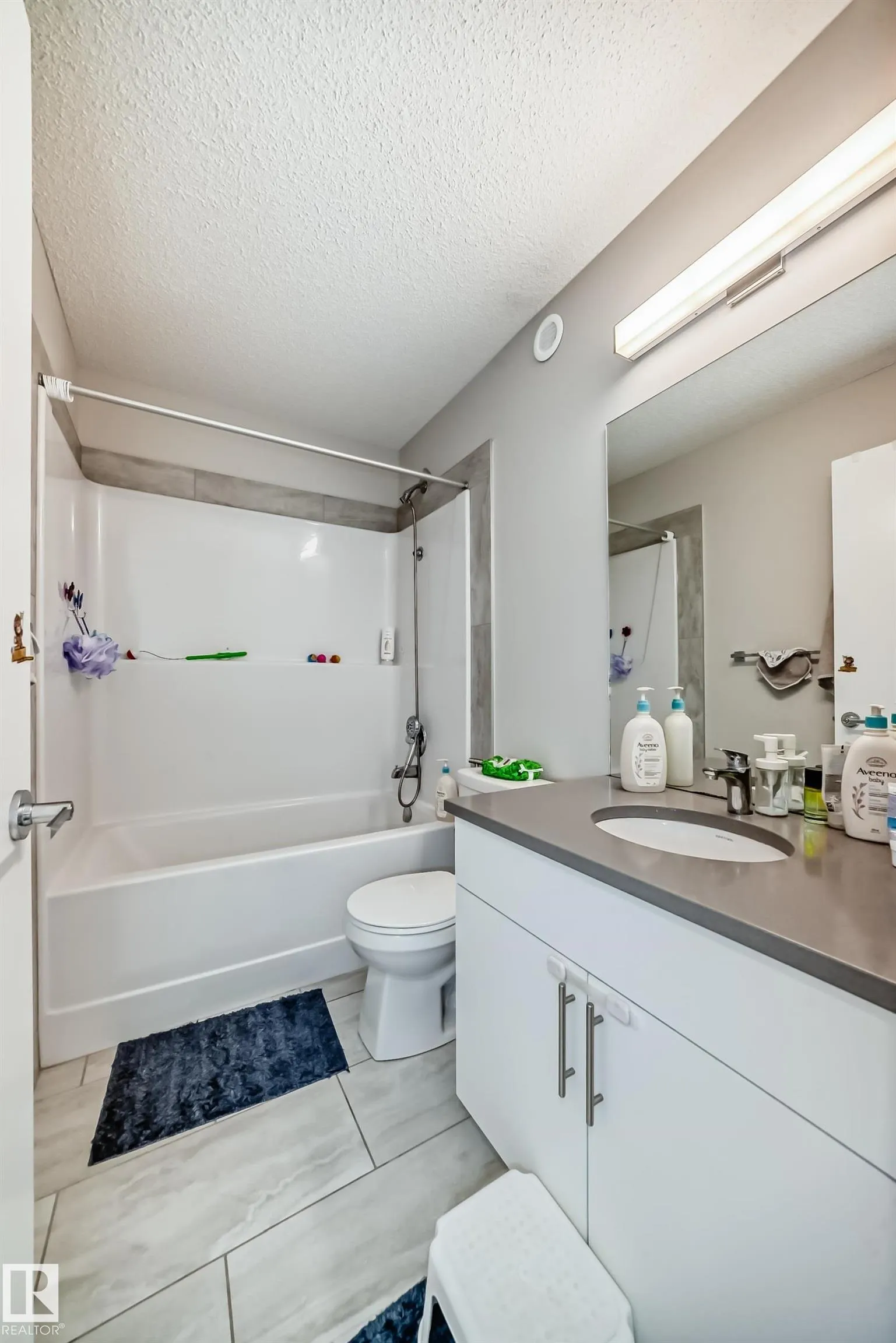 1051 GRAYDON HILL Boulevard