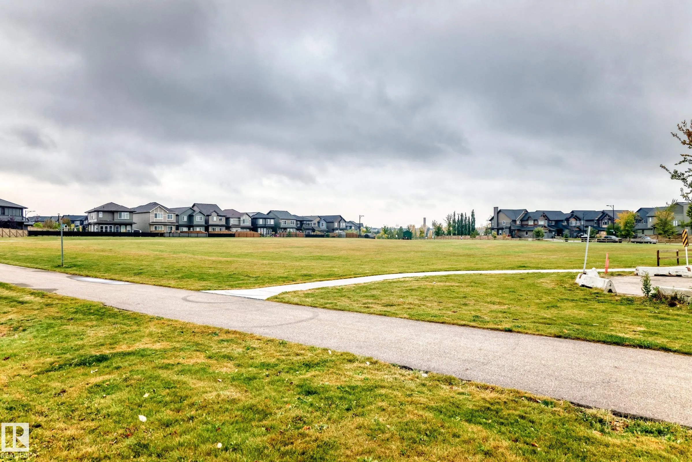 1051 GRAYDON HILL Boulevard