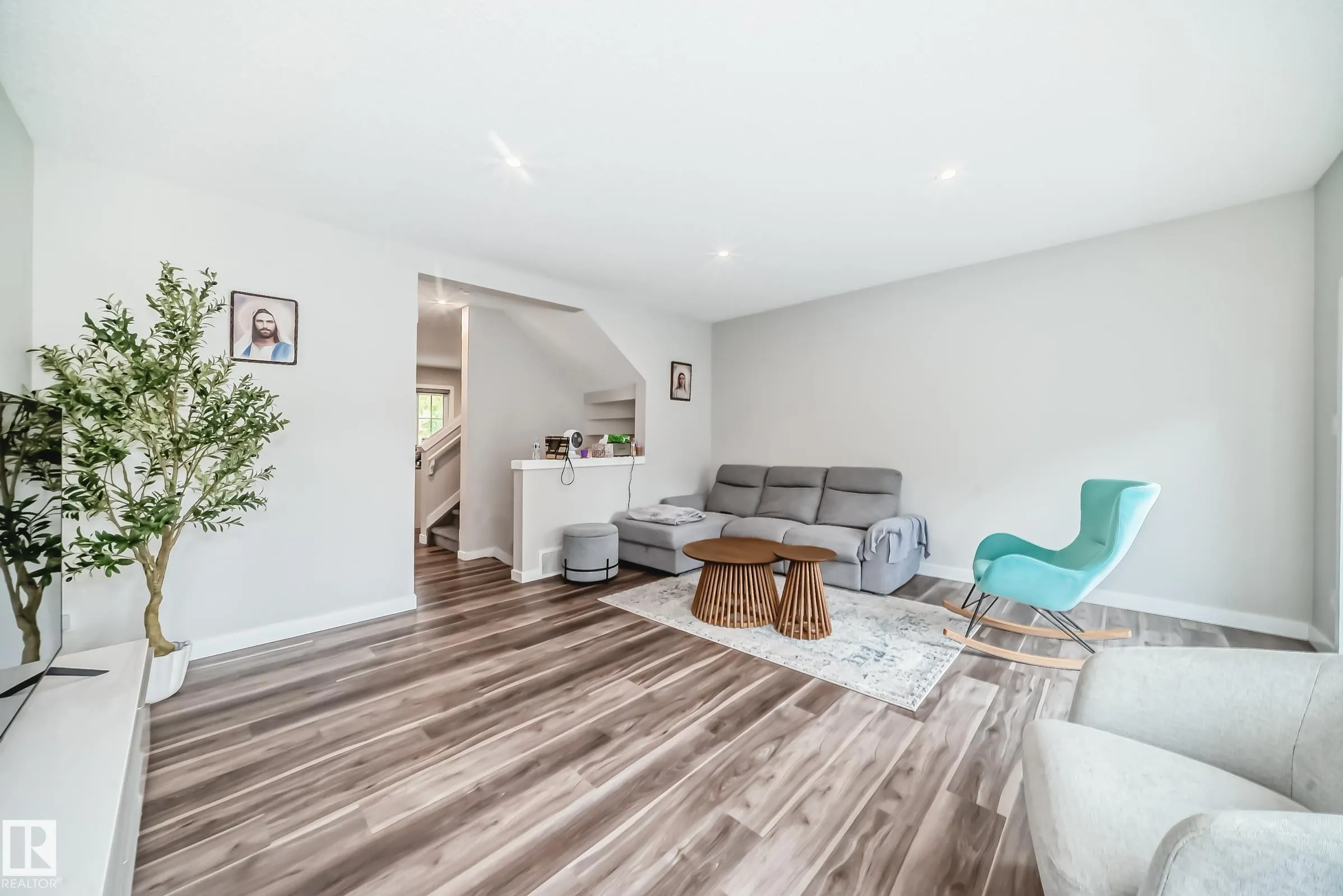 1051 GRAYDON HILL Boulevard