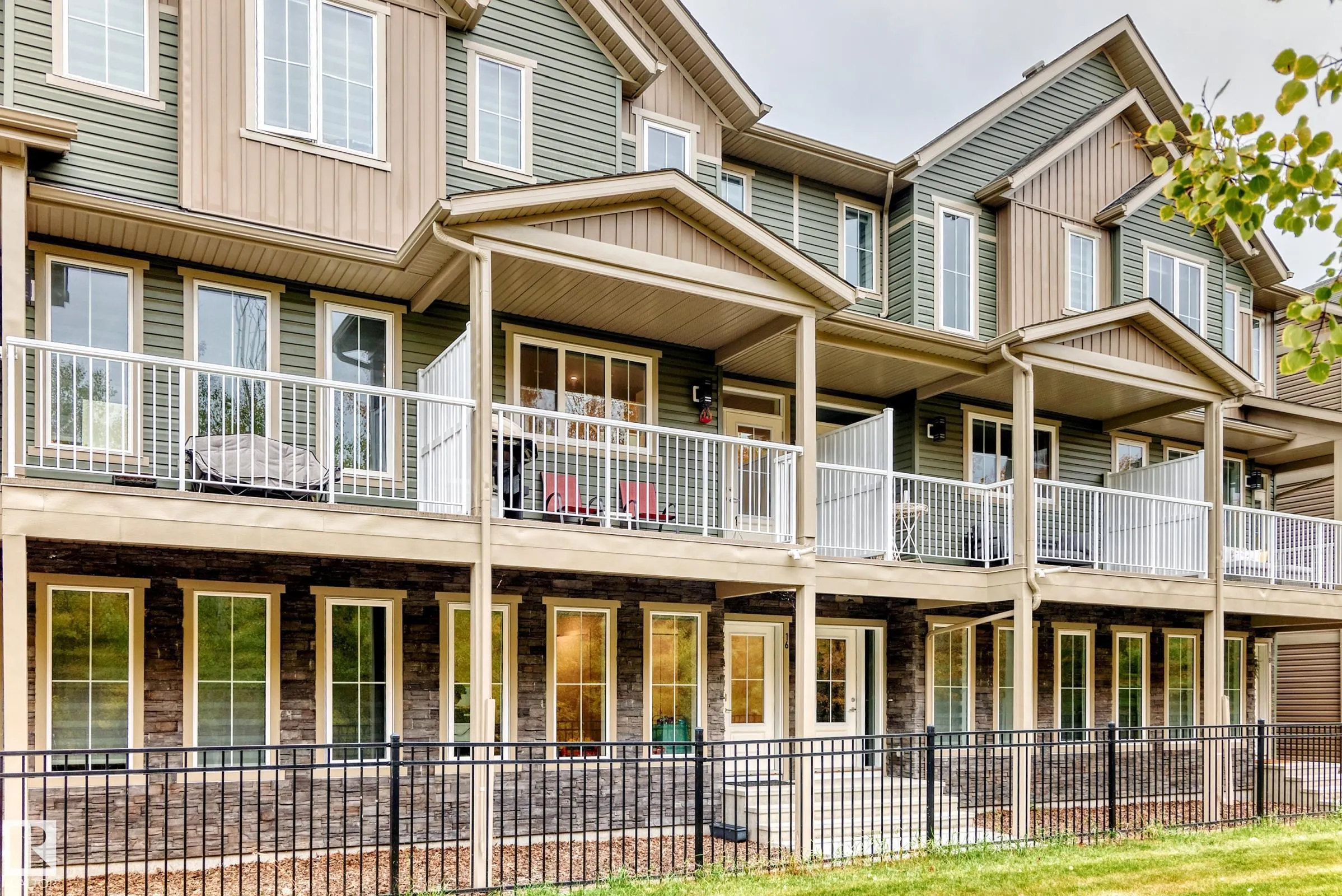 1051 GRAYDON HILL Boulevard