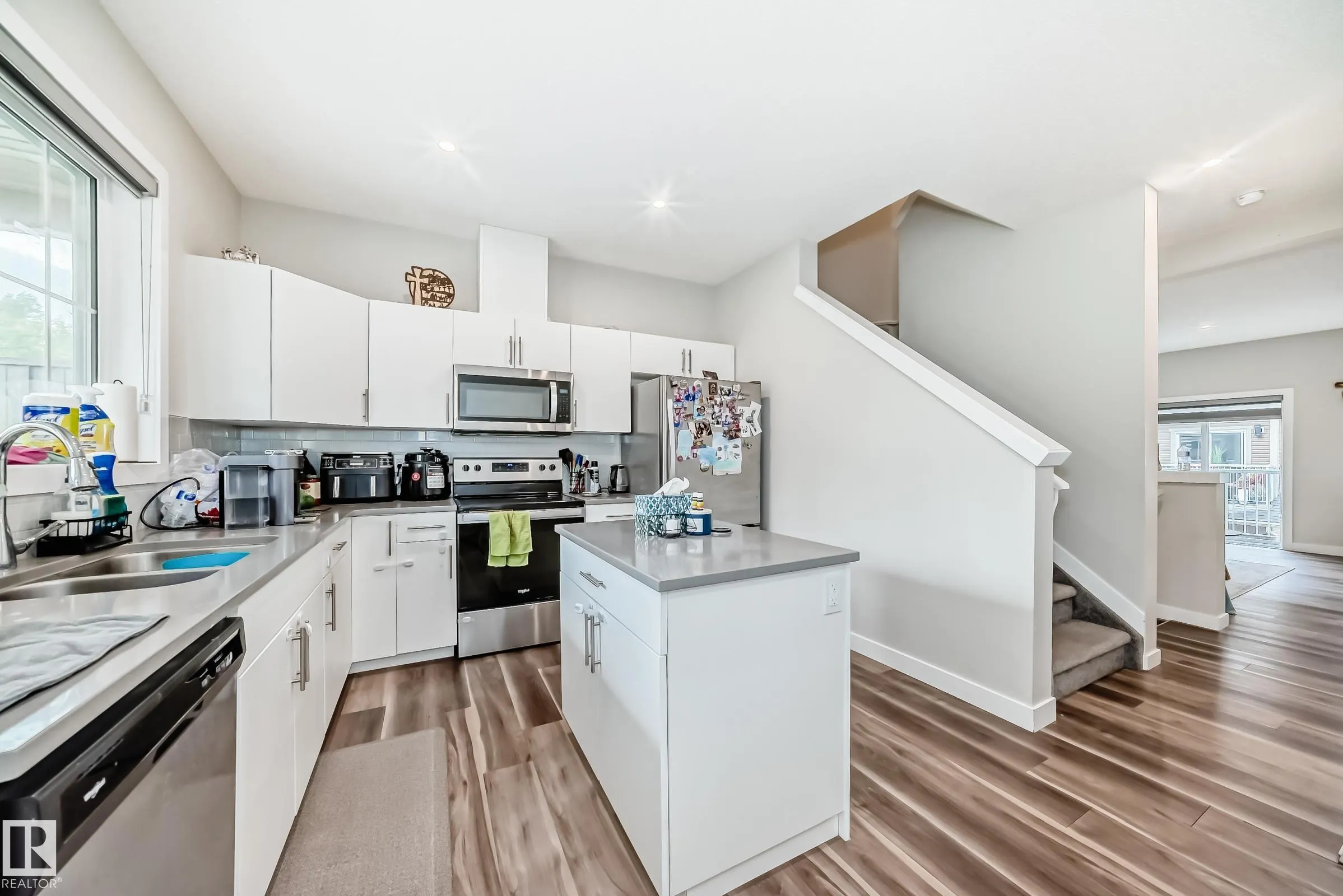 1051 GRAYDON HILL Boulevard