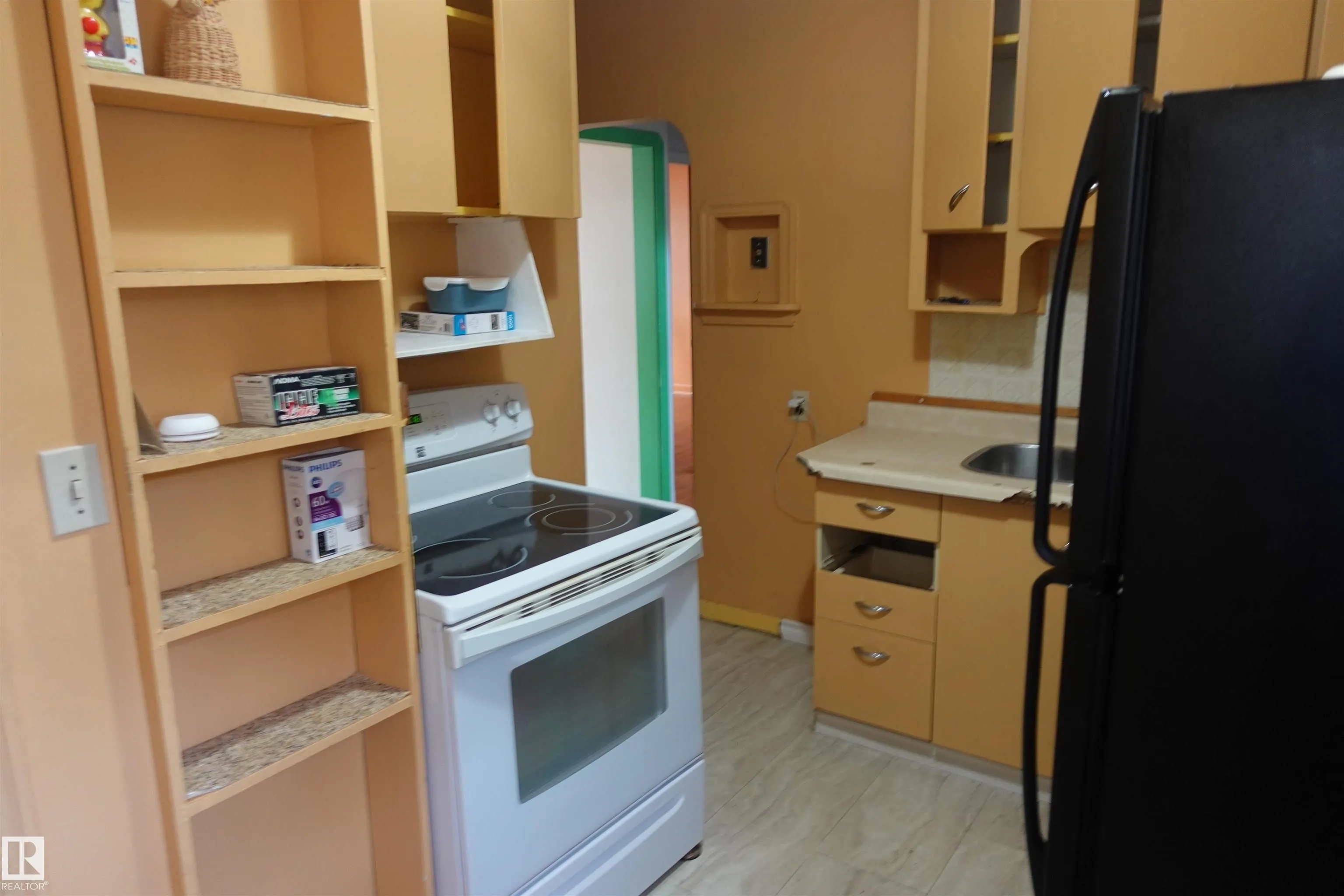 8839 90 Street