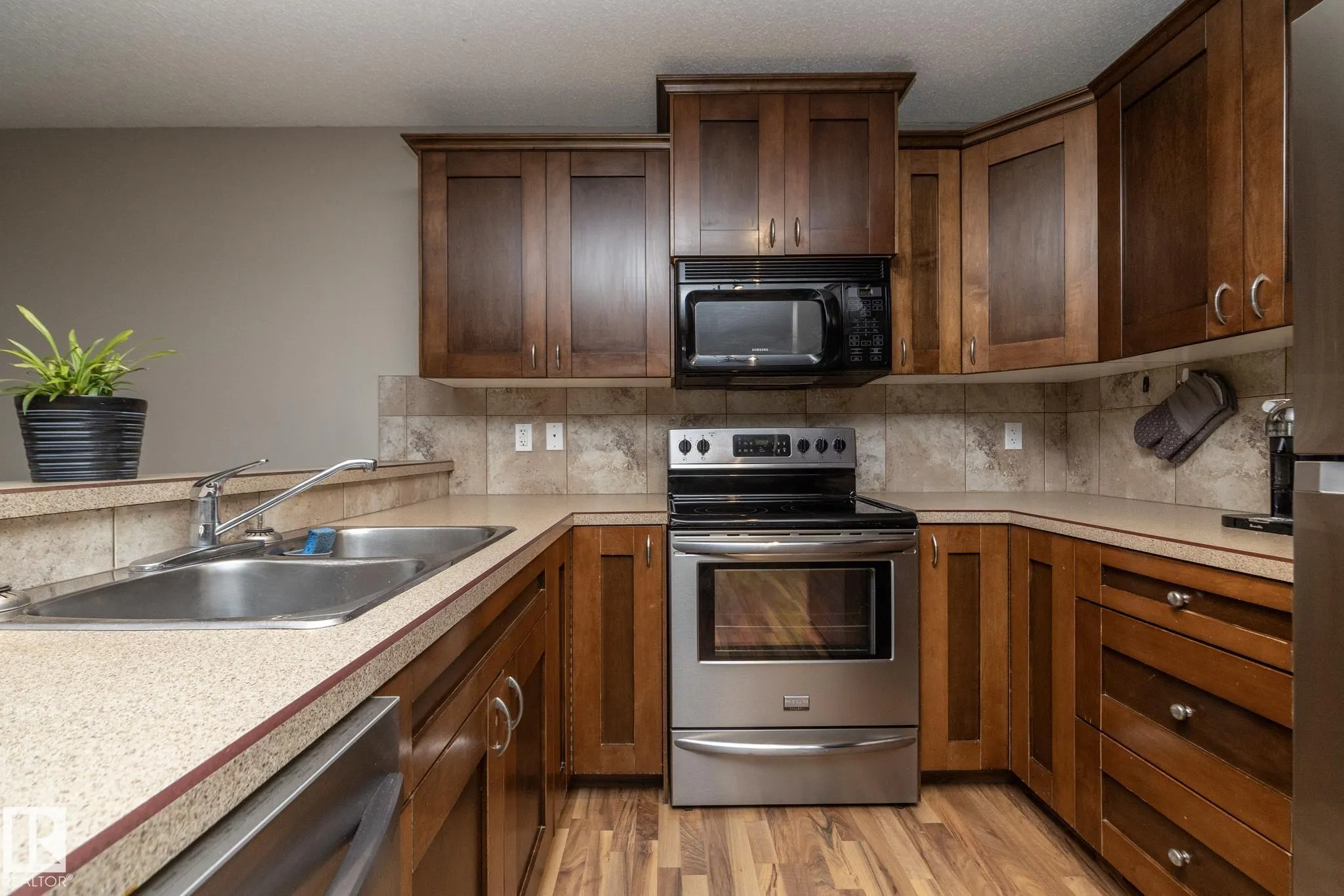 10 WOODCREST