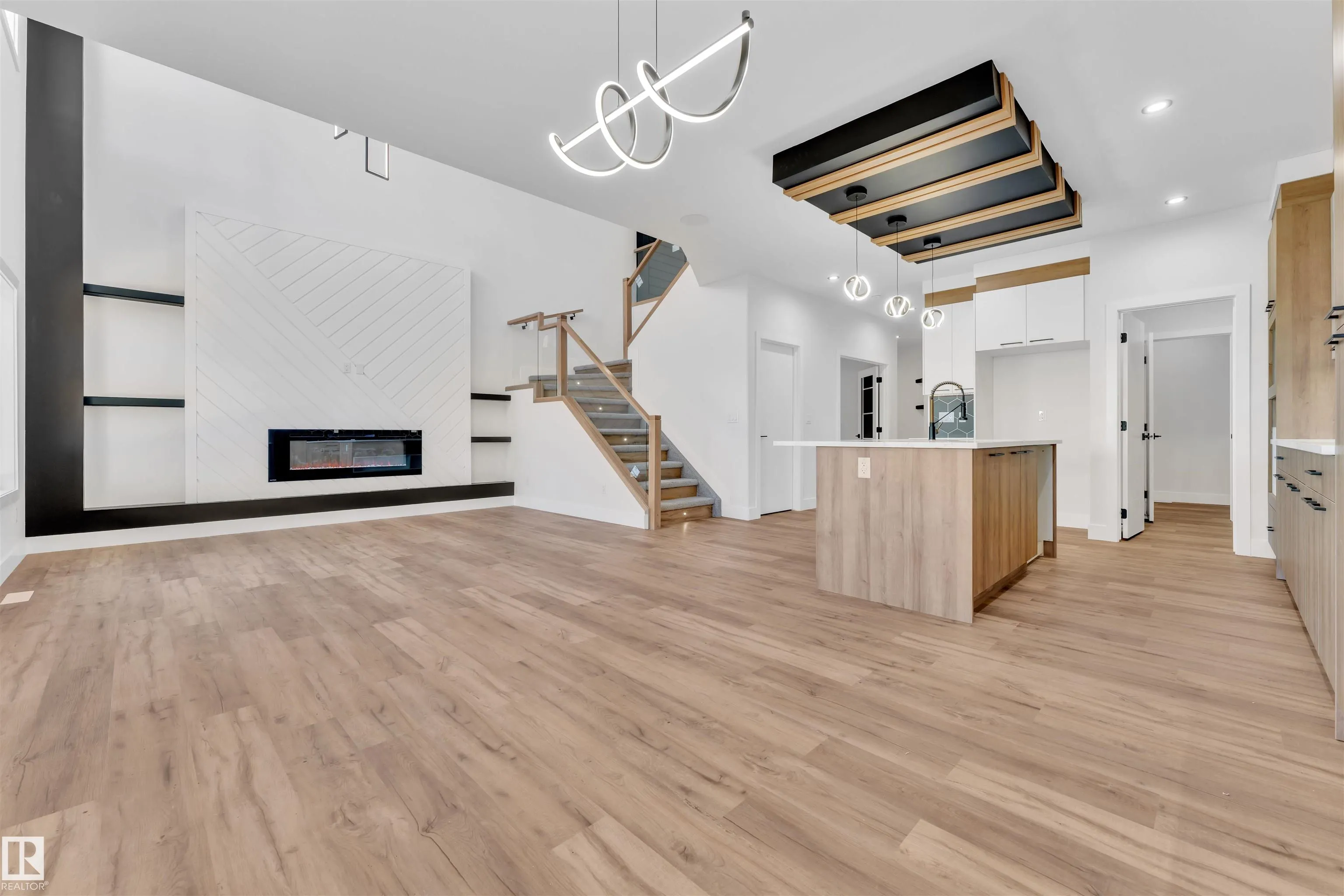 638 Astoria Way