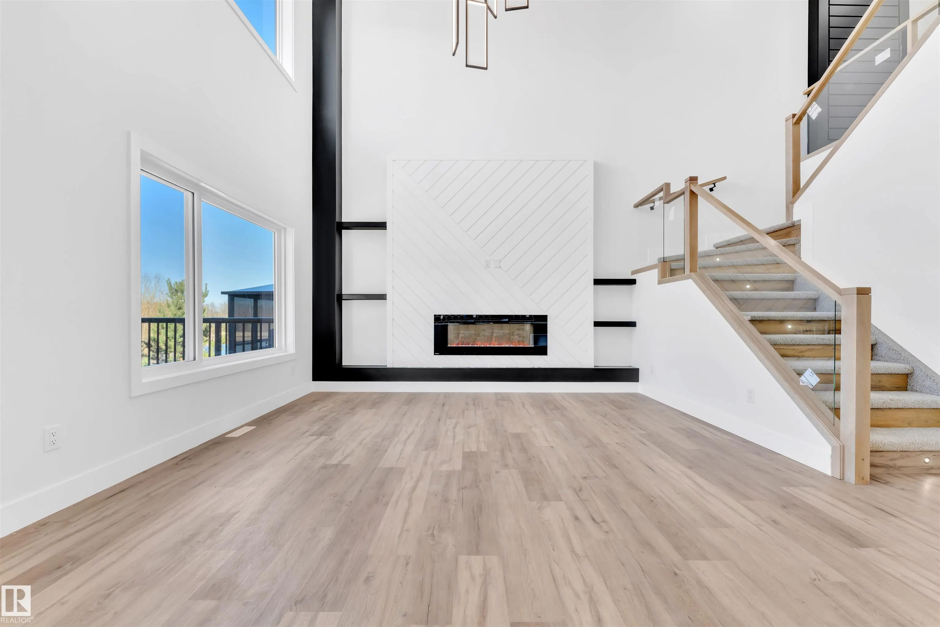 638 Astoria Way