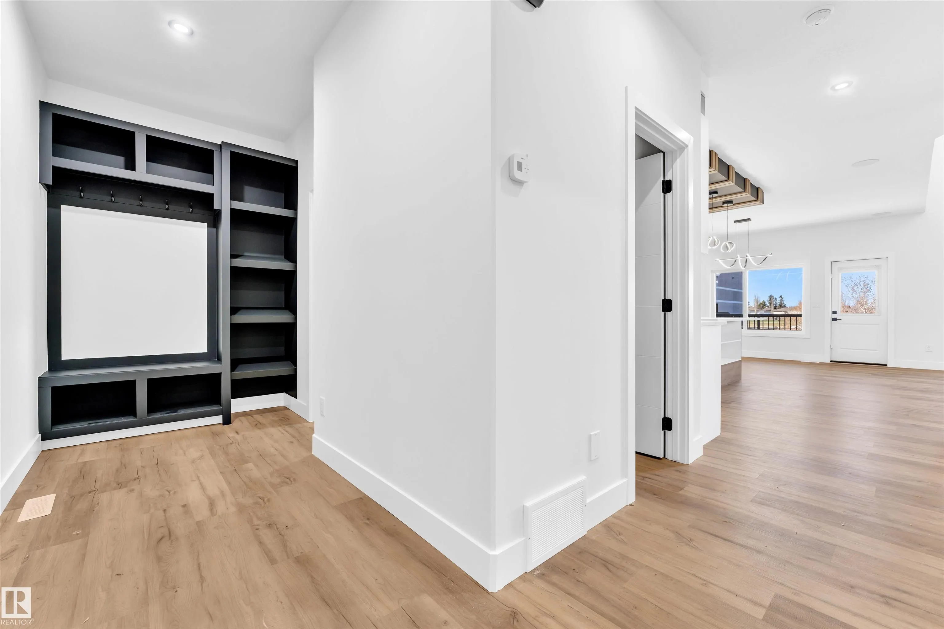 638 Astoria Way
