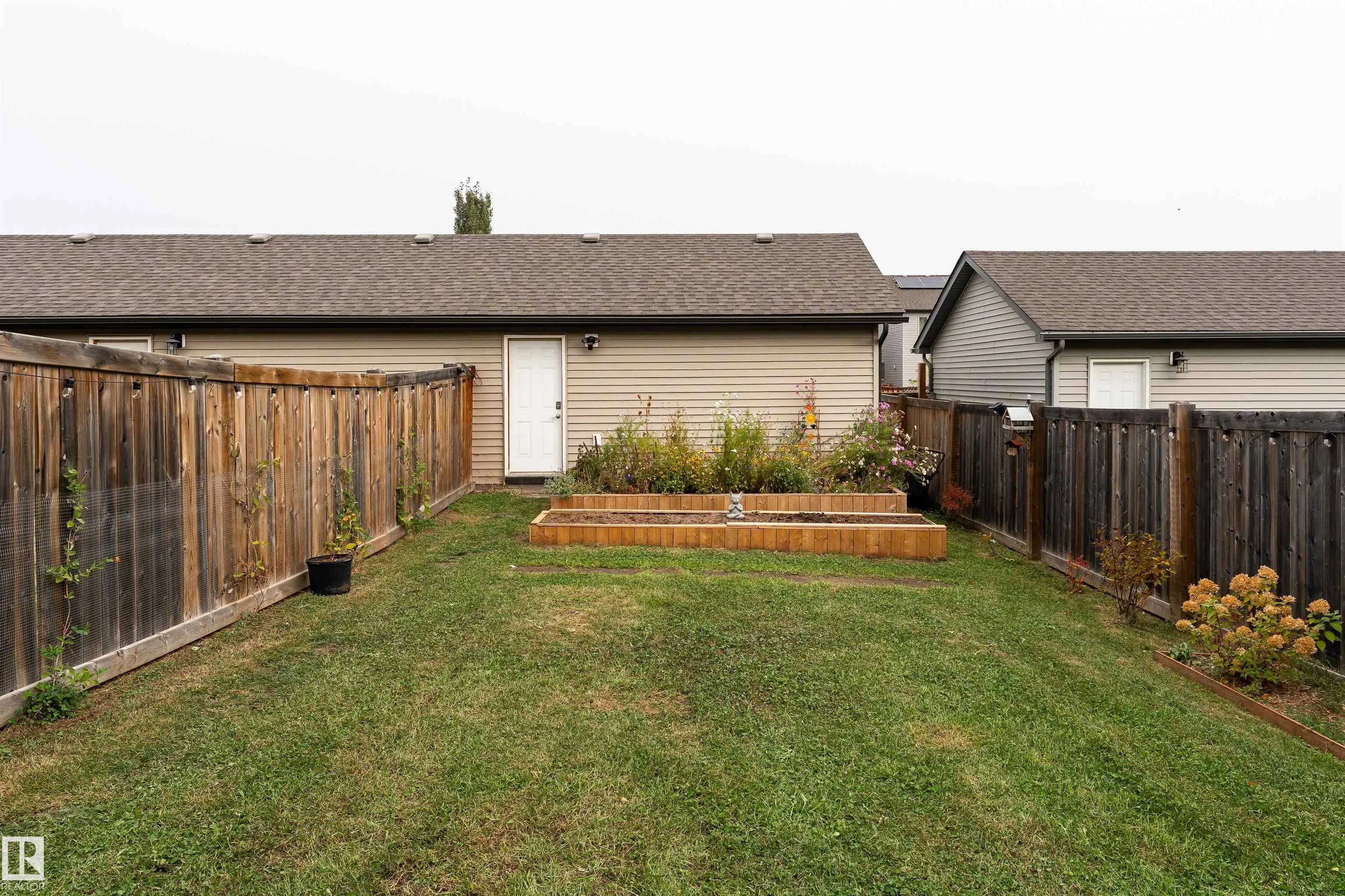 32 GREENBURY Close