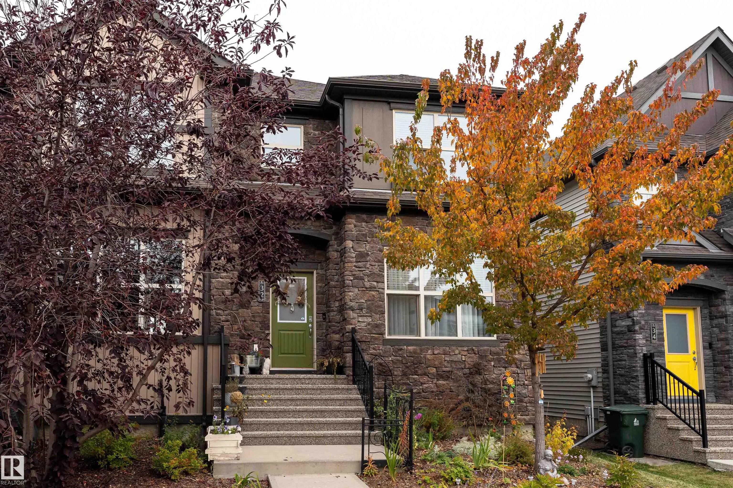 32 GREENBURY Close