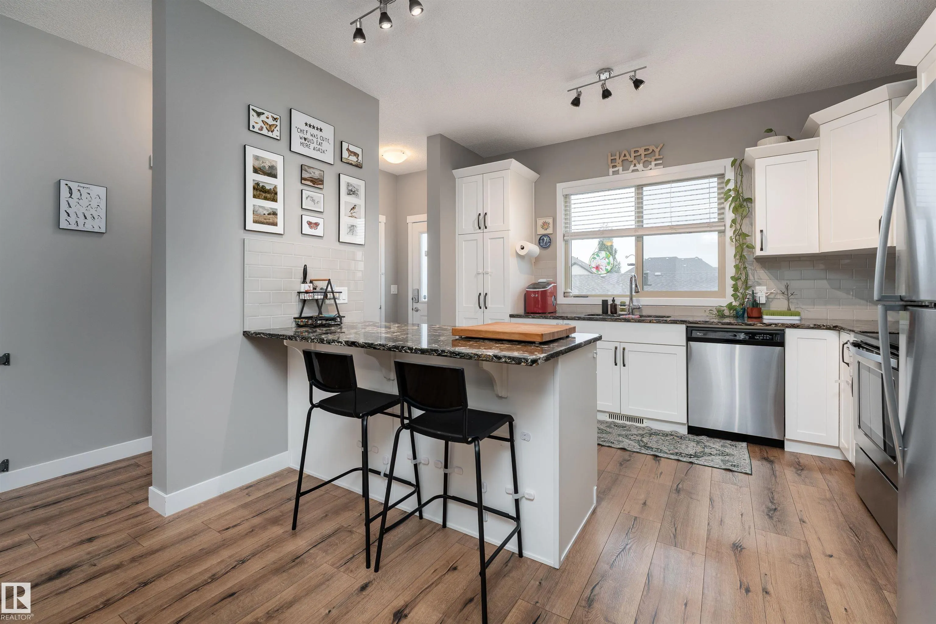 32 GREENBURY Close