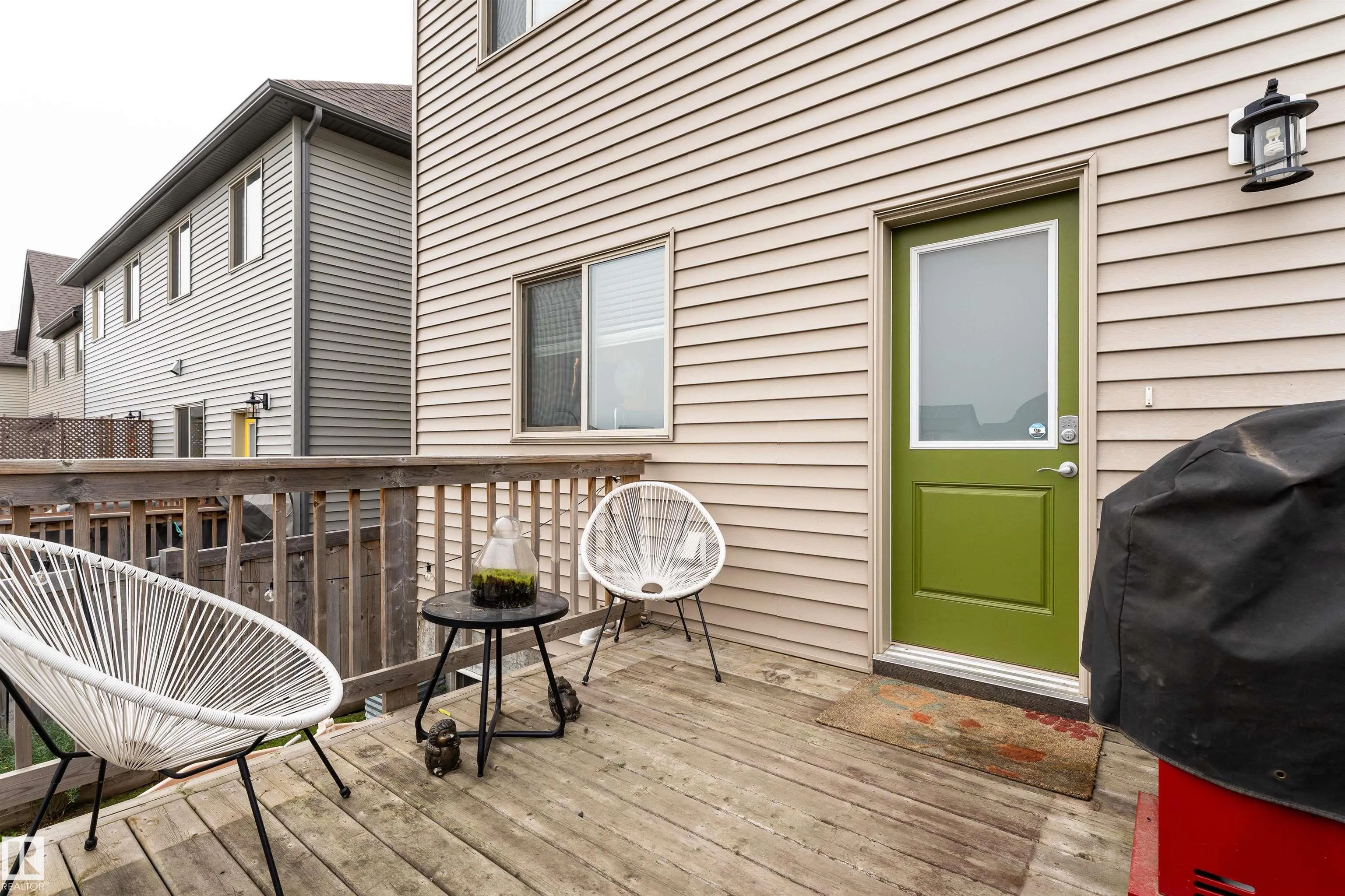 32 GREENBURY Close