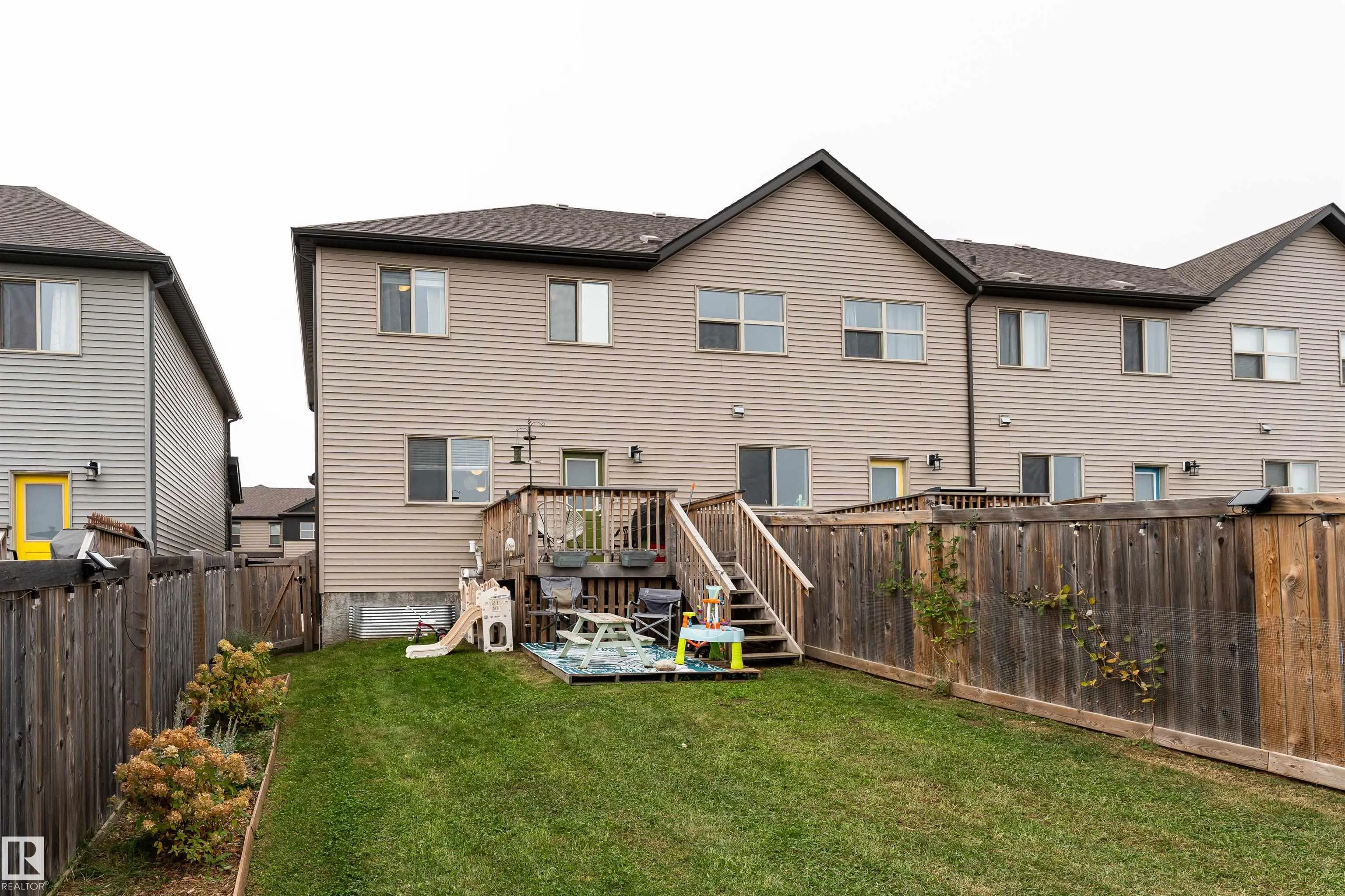 32 GREENBURY Close