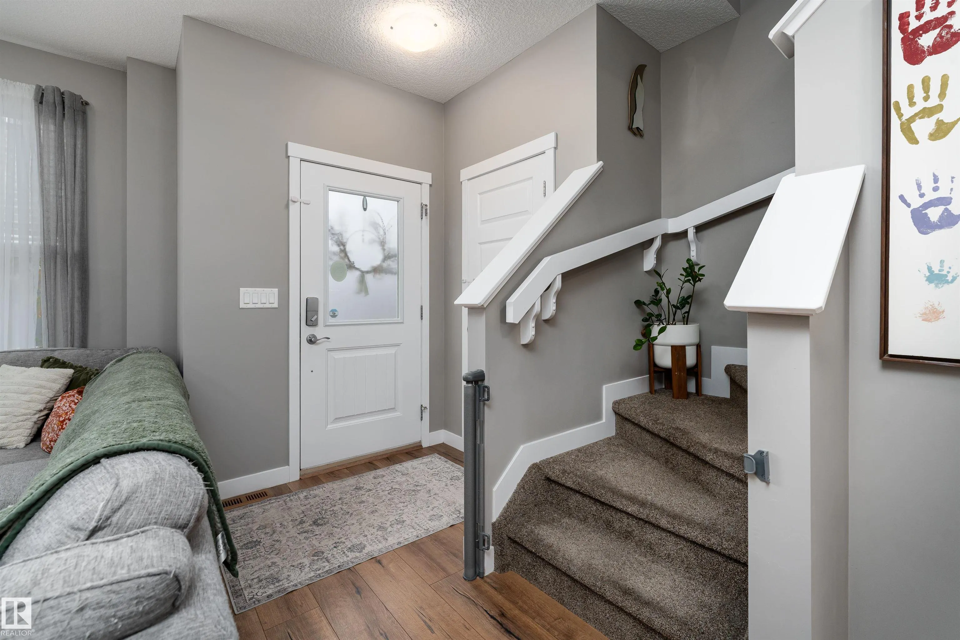 32 GREENBURY Close