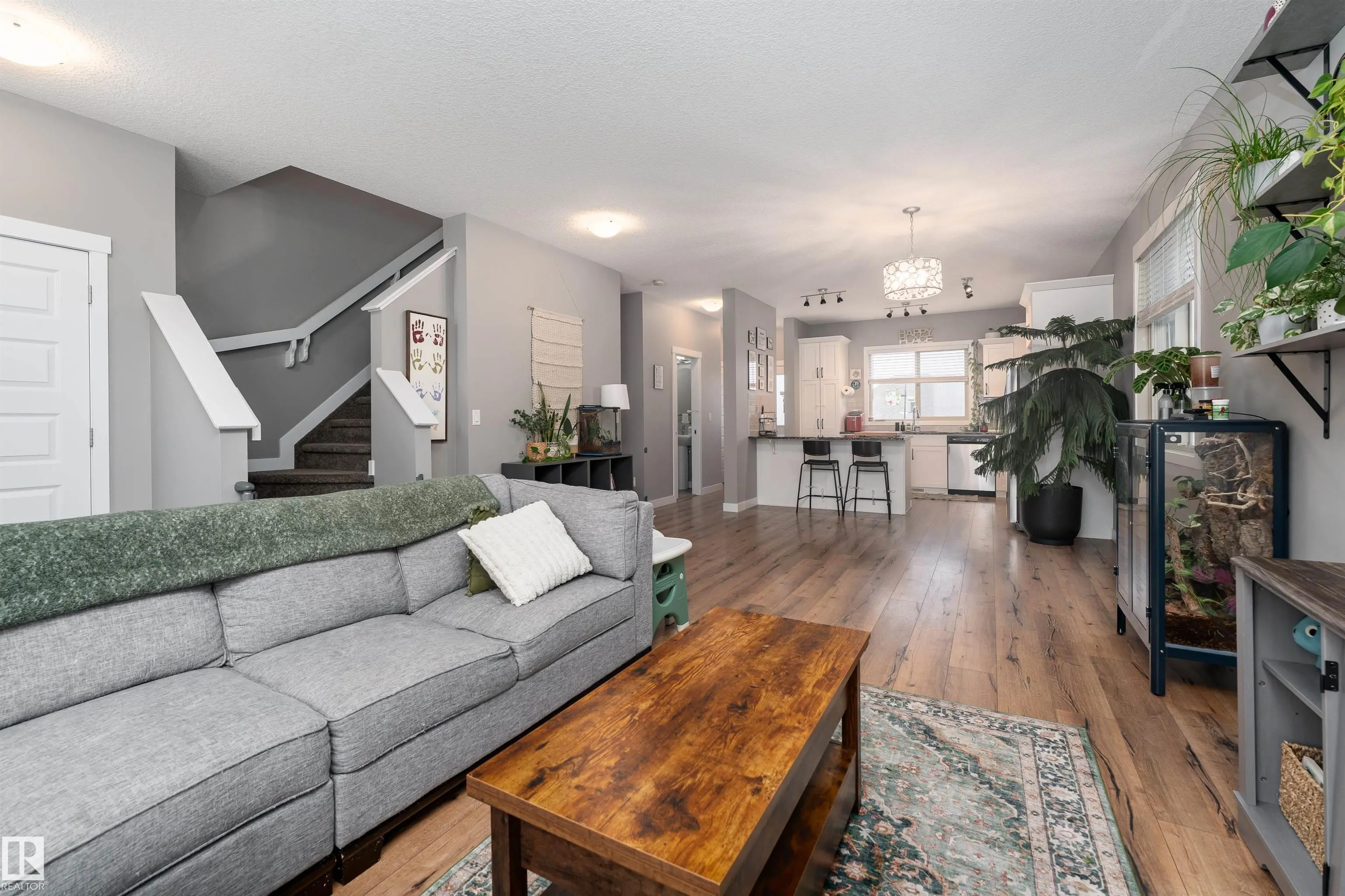 32 GREENBURY Close