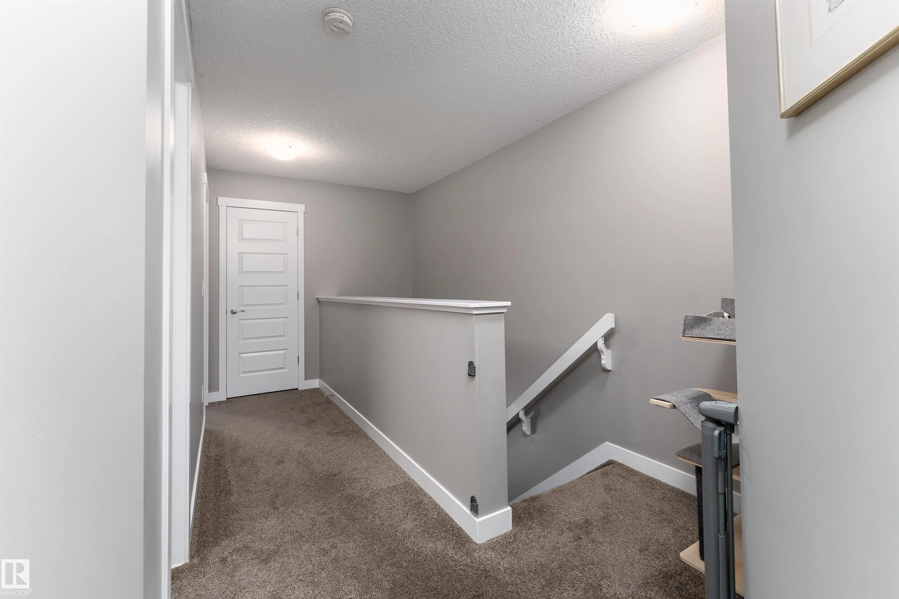 32 GREENBURY Close