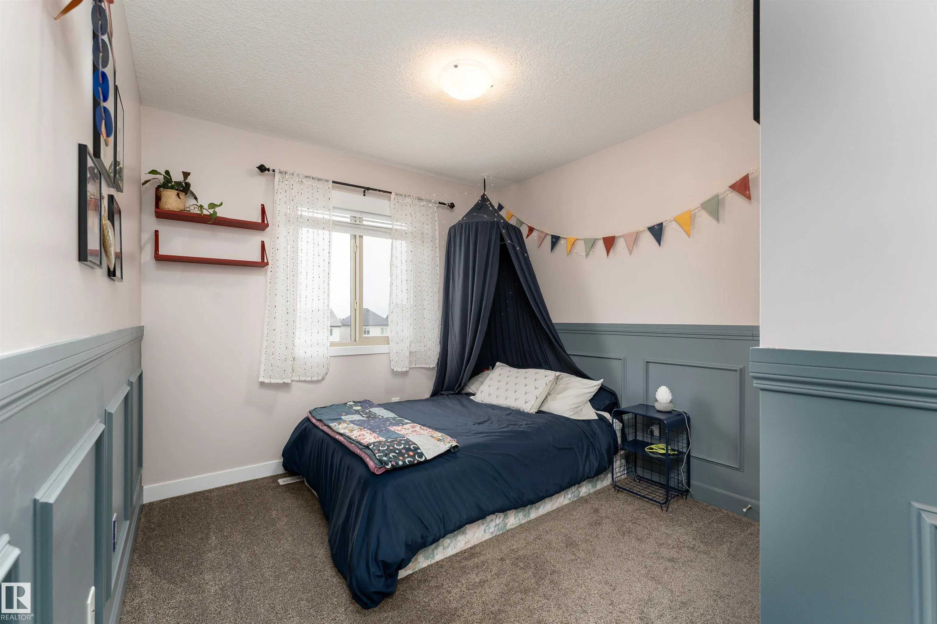 32 GREENBURY Close