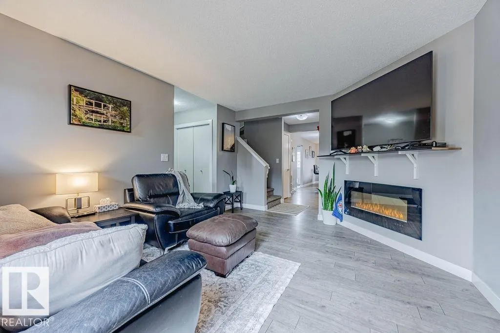 7386 EDGEMONT Way