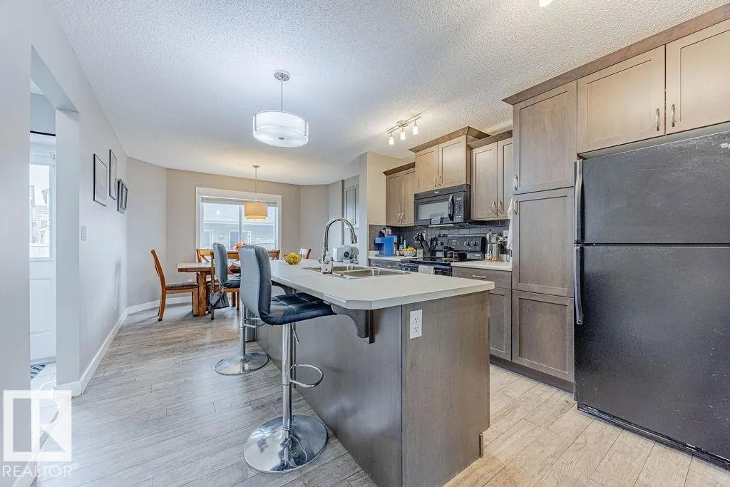 7386 EDGEMONT Way