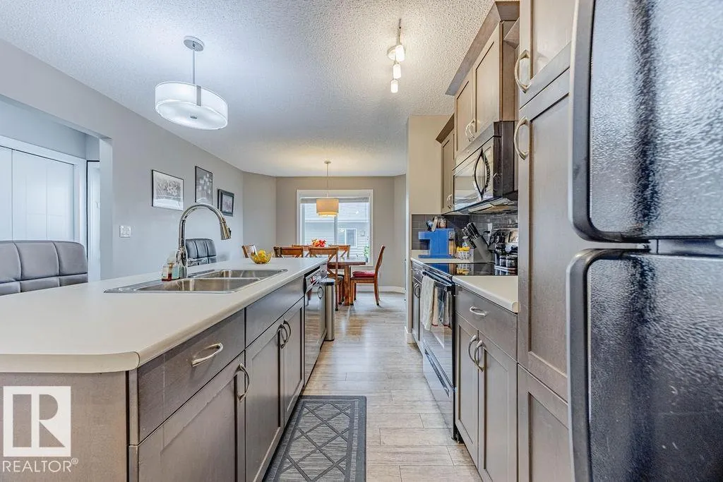 7386 EDGEMONT Way