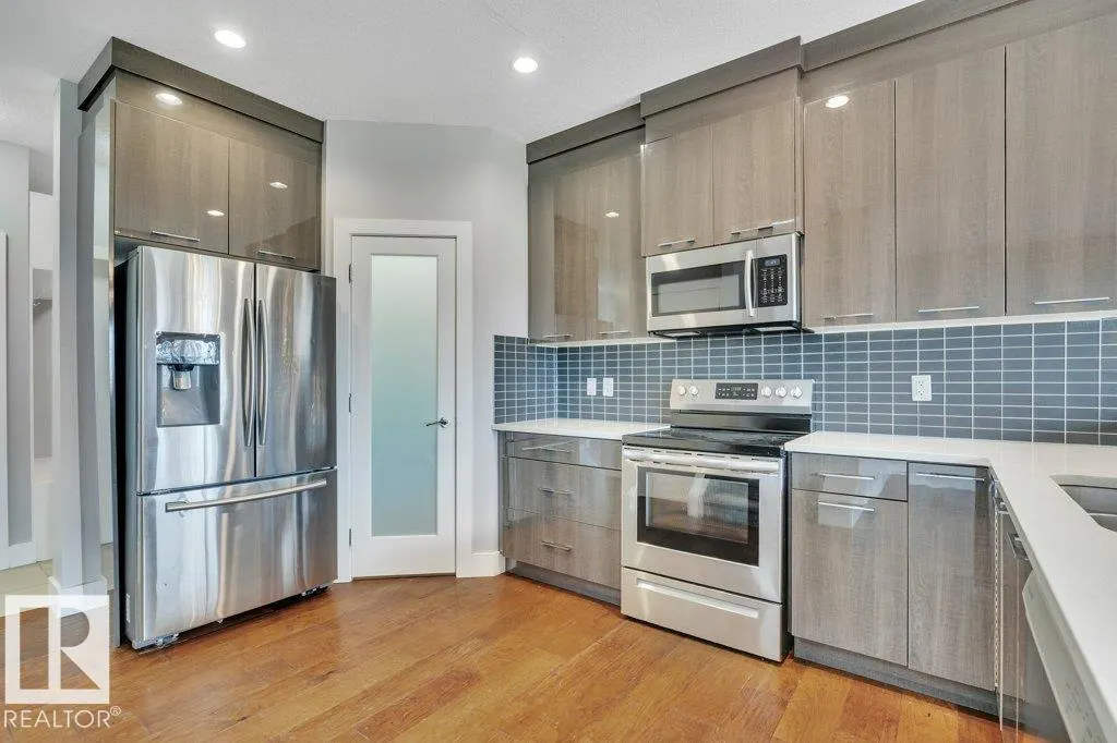 64 SANDALWOOD Place