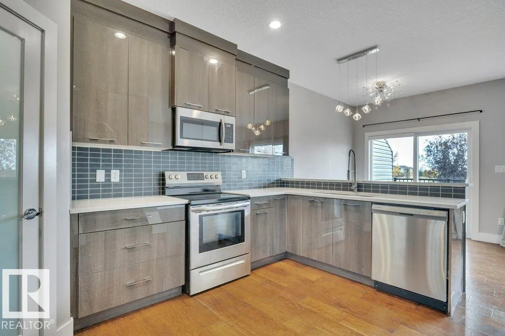 64 SANDALWOOD Place