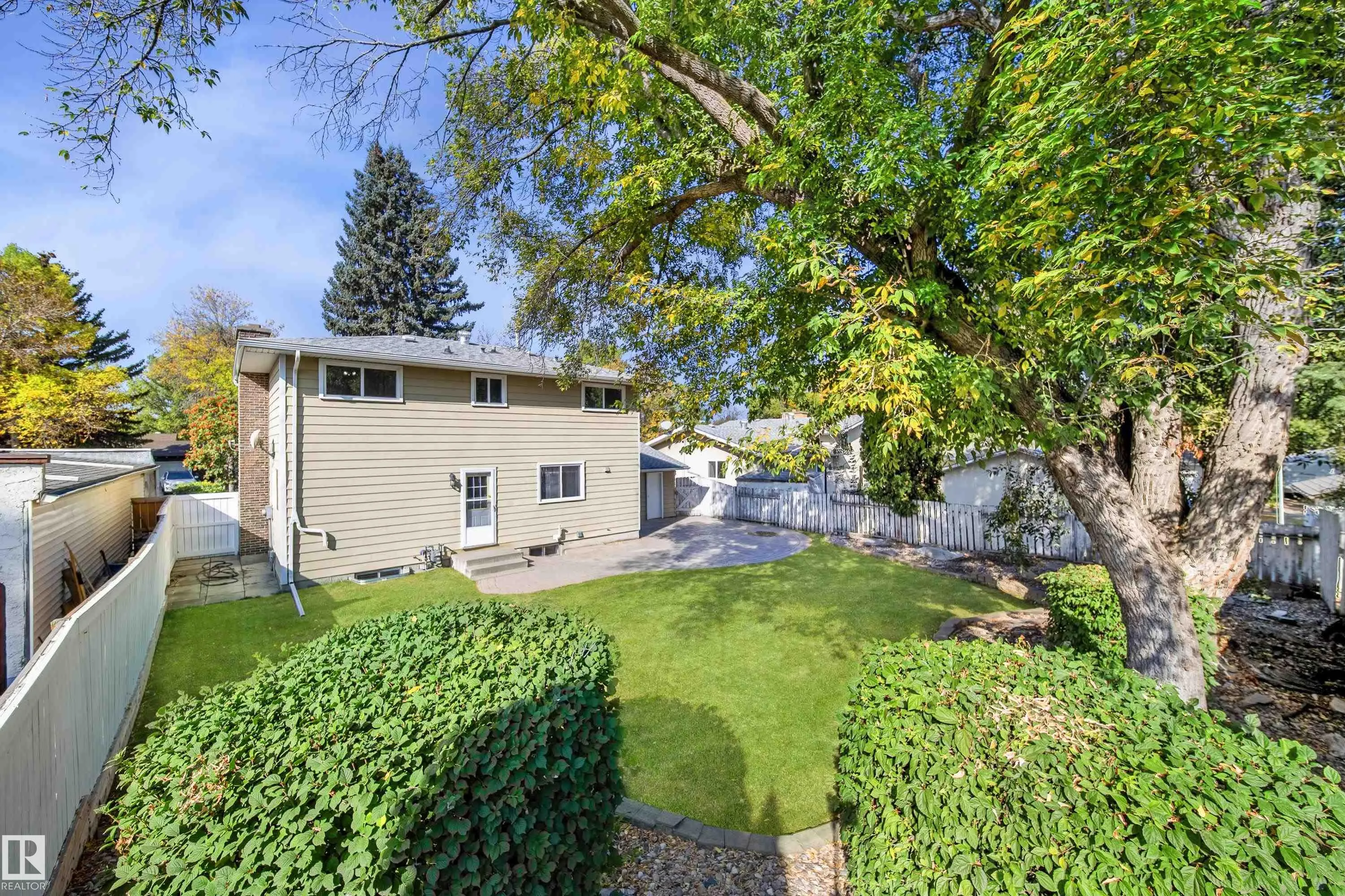 16 GRAHAM Avenue