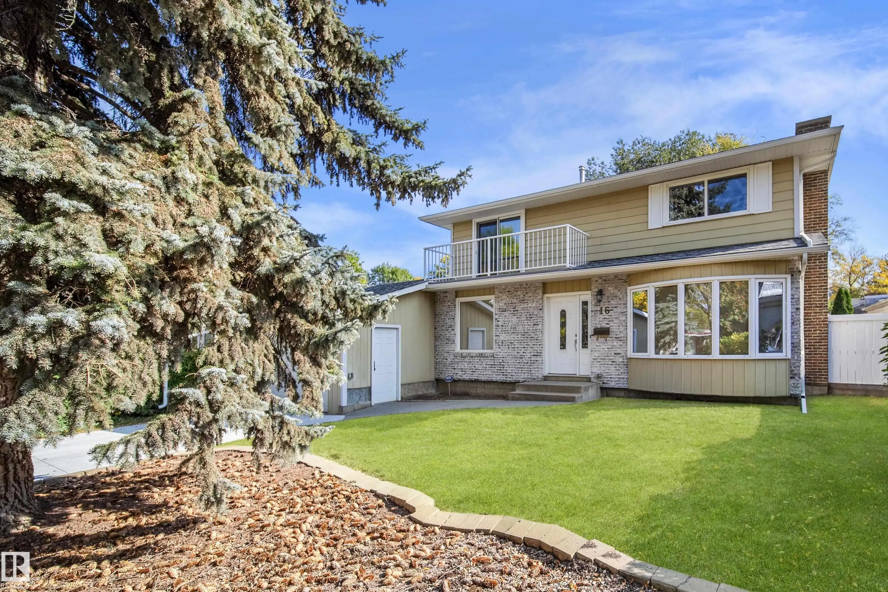 16 GRAHAM Avenue