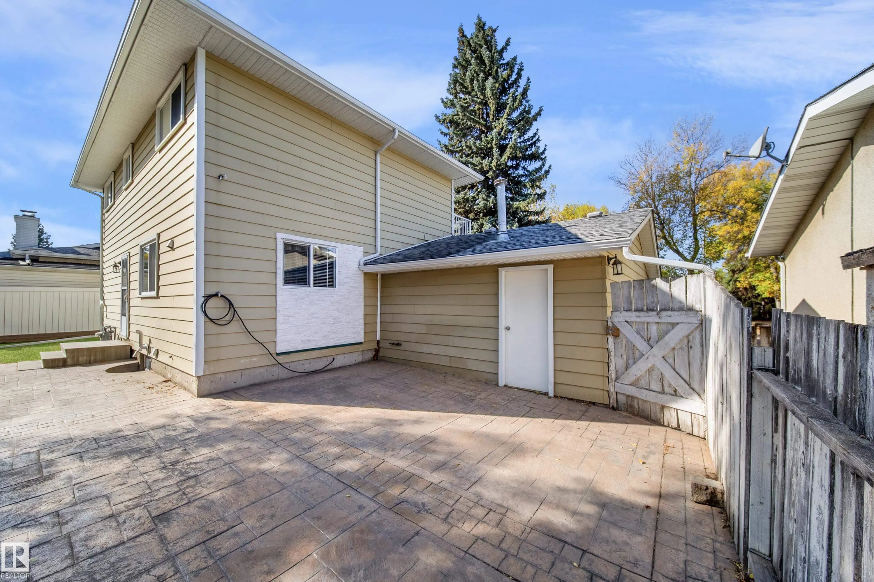 16 GRAHAM Avenue