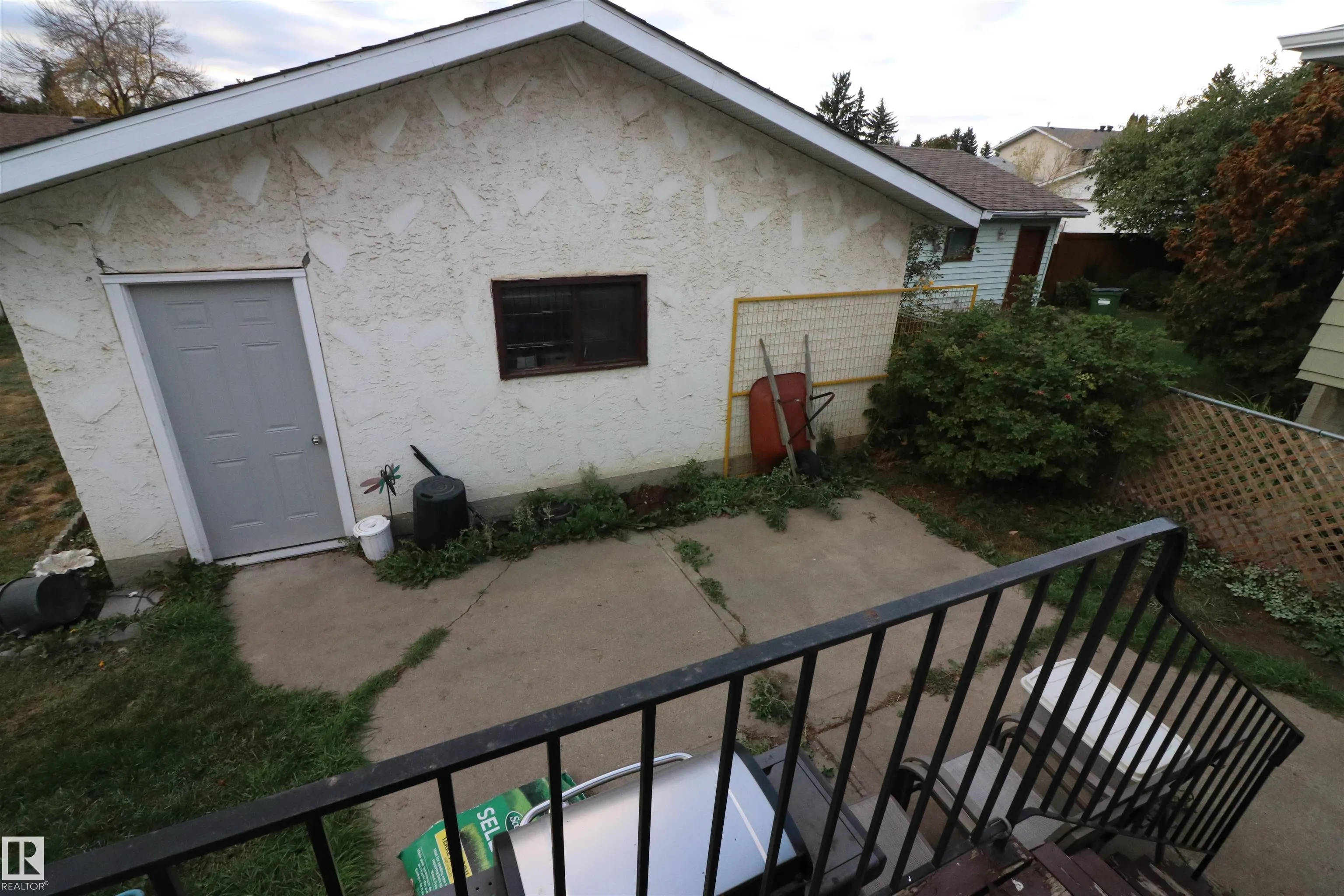 10820 172 Avenue