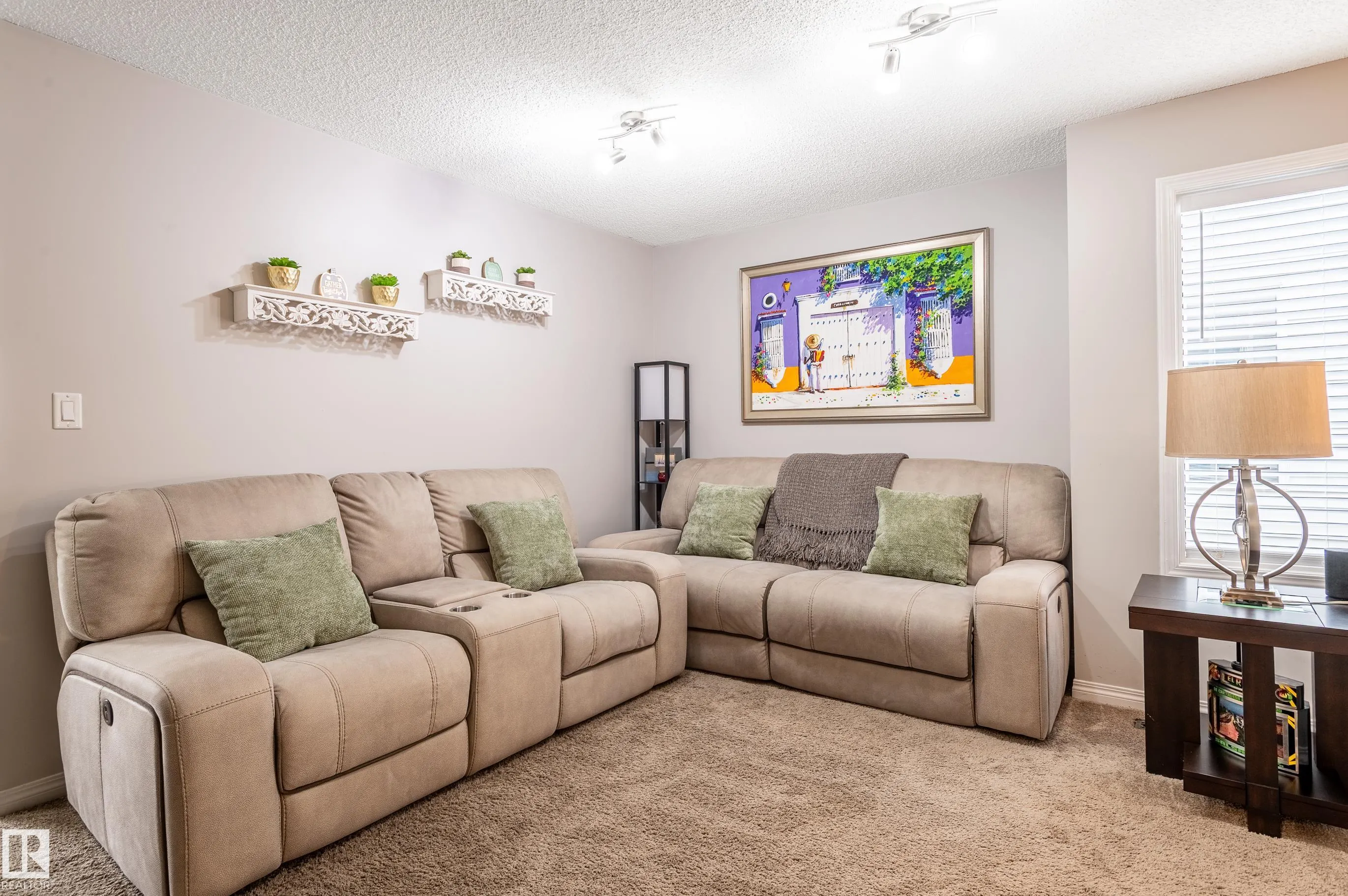 1737 Chapman Way