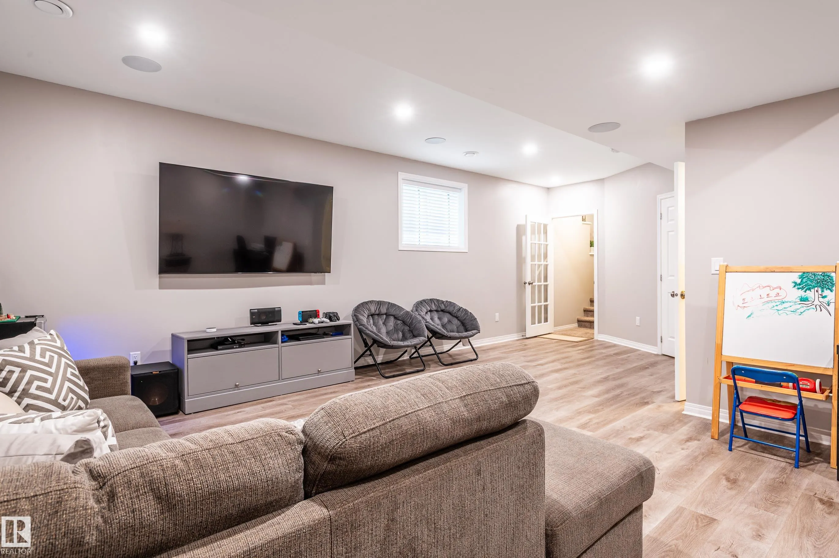 1737 Chapman Way