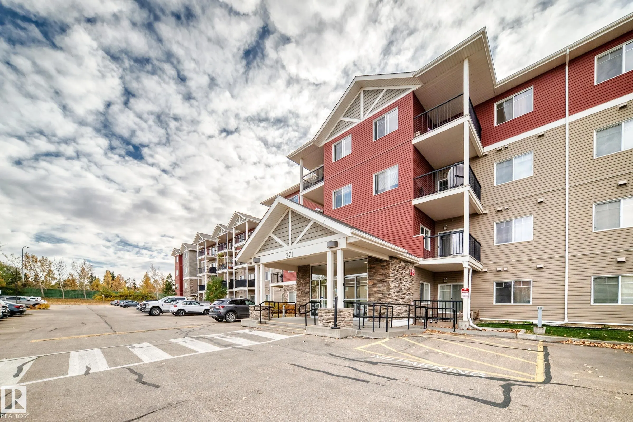271 CHARLOTTE Way