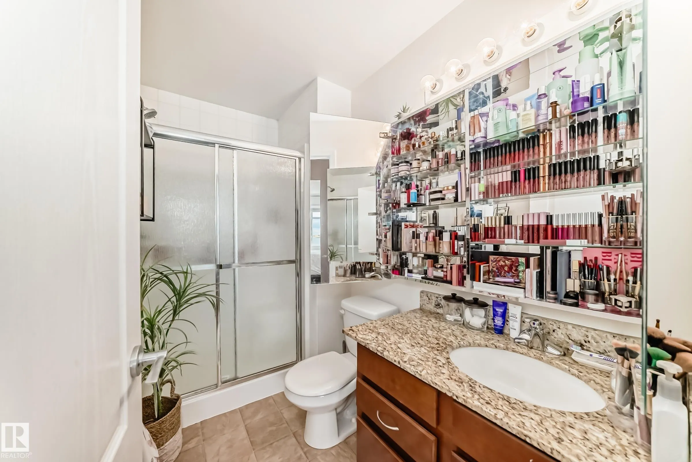 271 CHARLOTTE Way