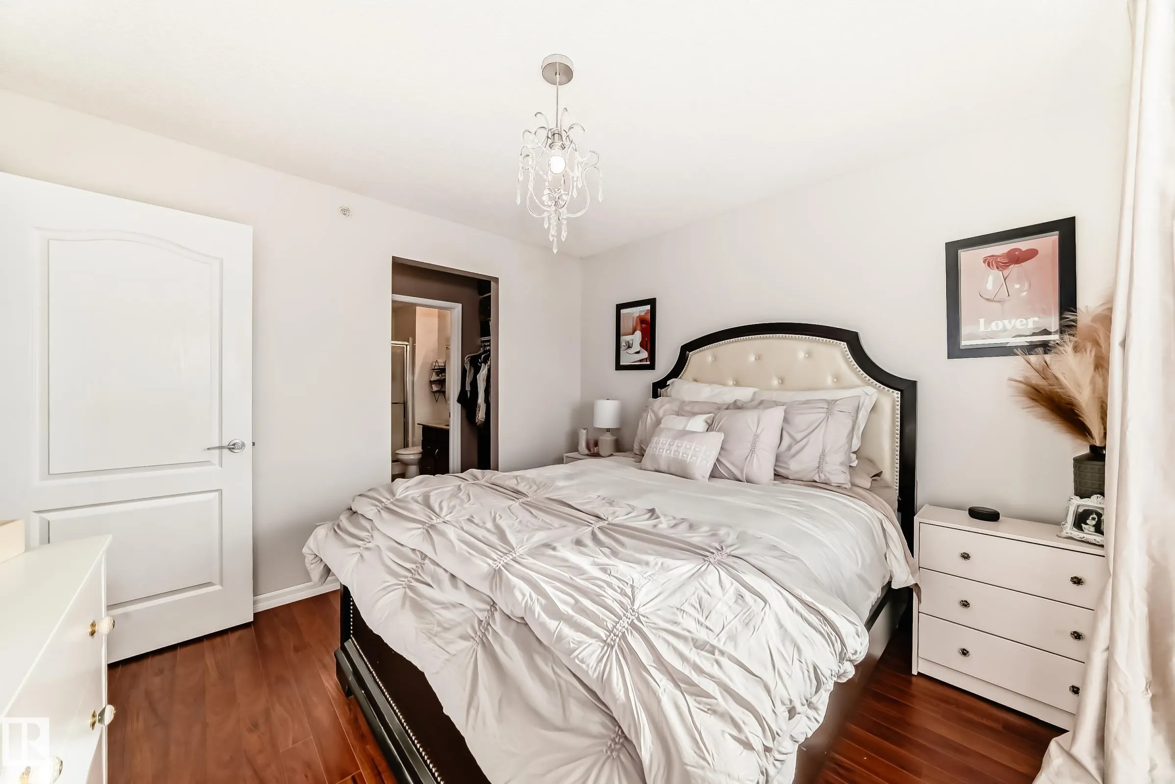 271 CHARLOTTE Way