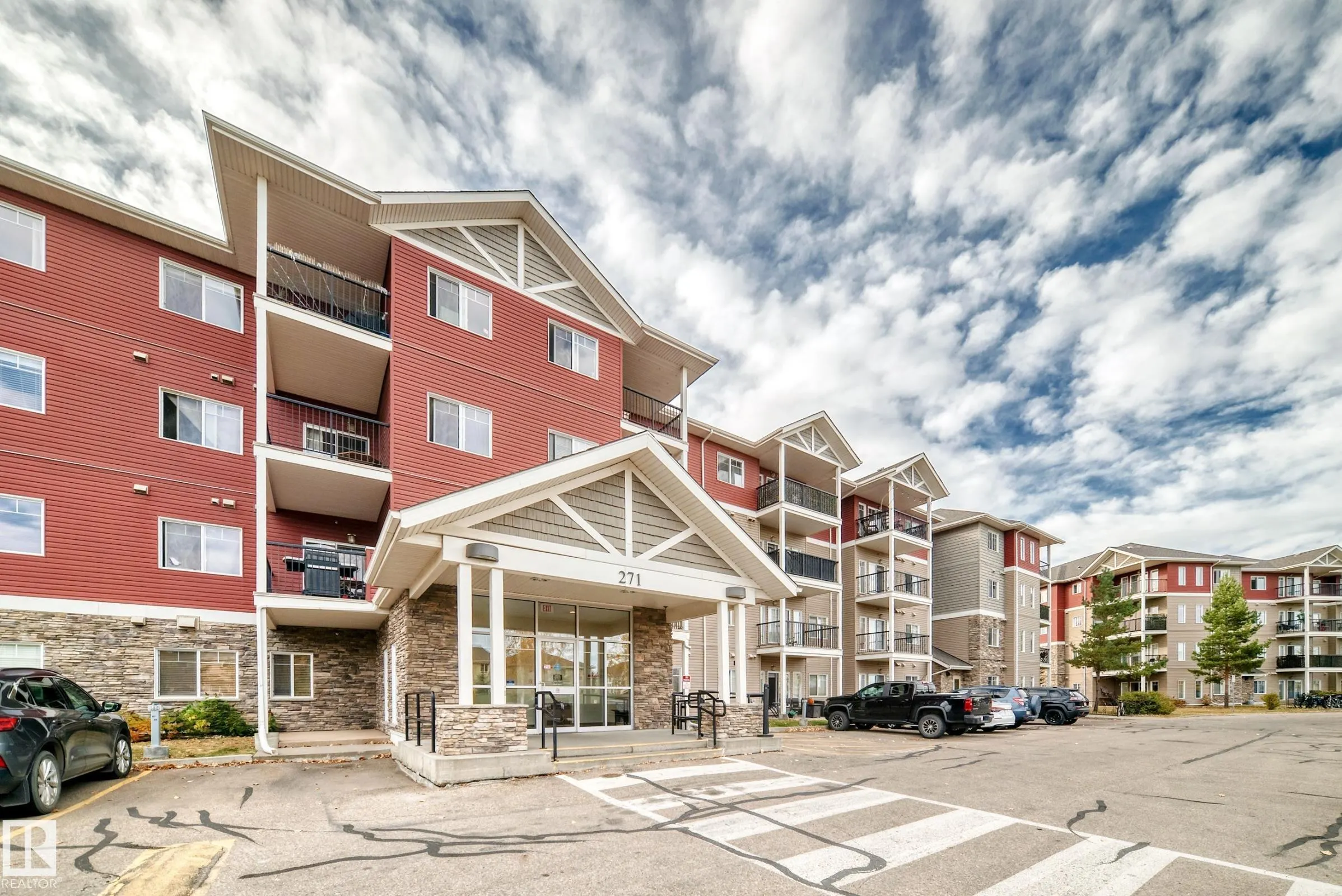 271 CHARLOTTE Way