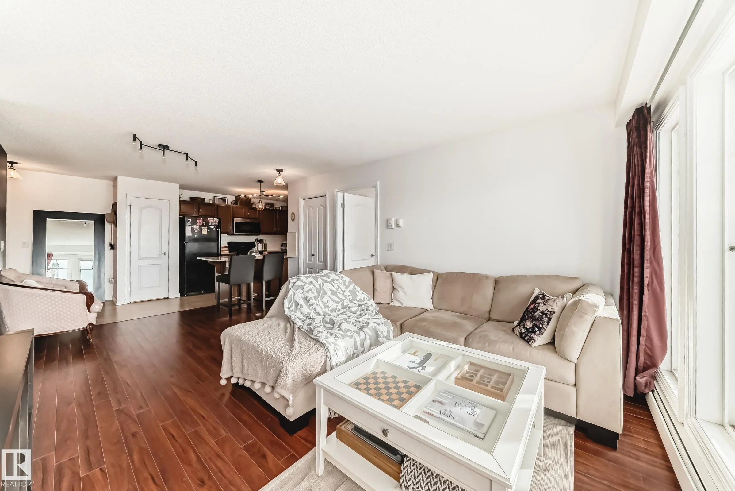 271 CHARLOTTE Way