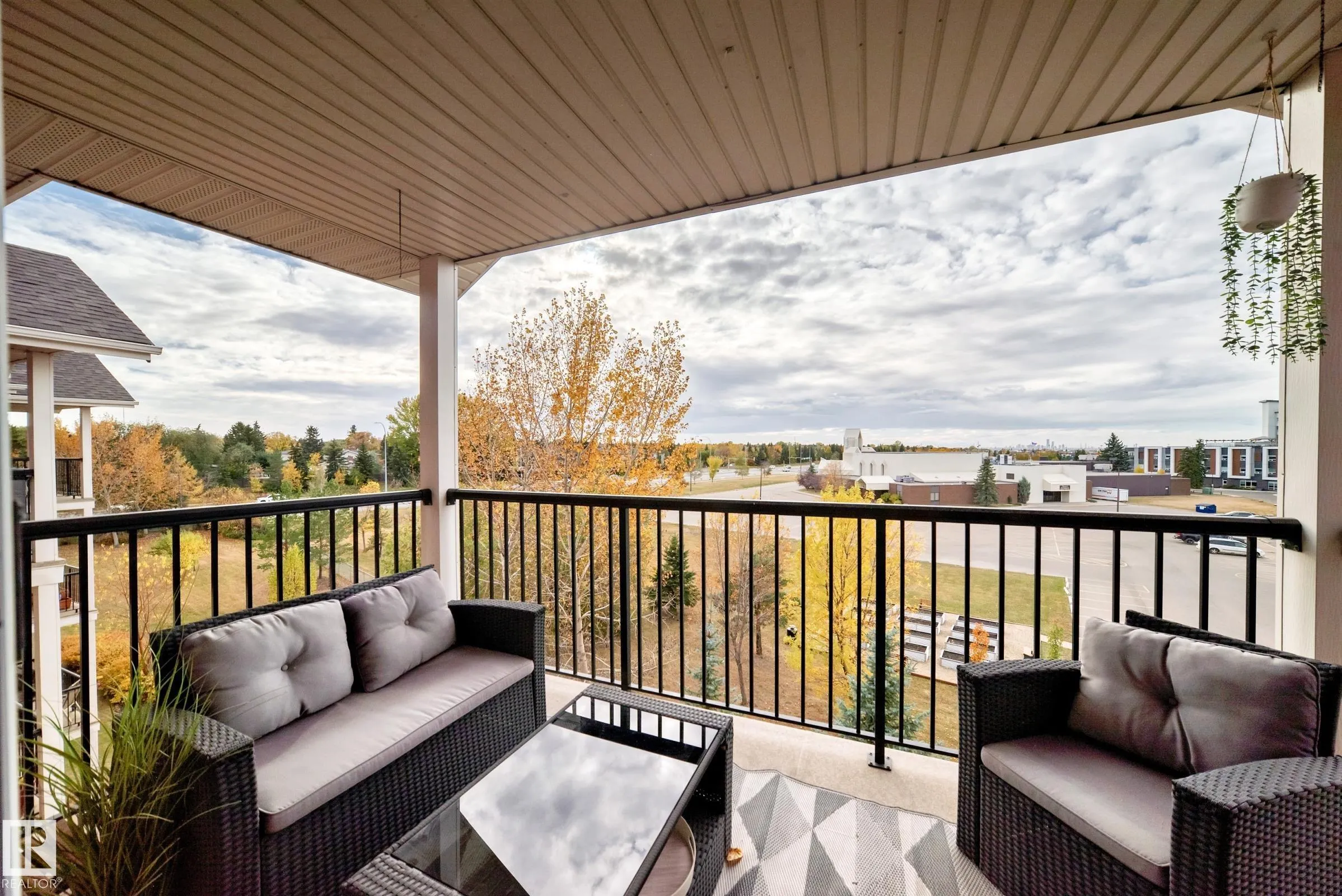 271 CHARLOTTE Way