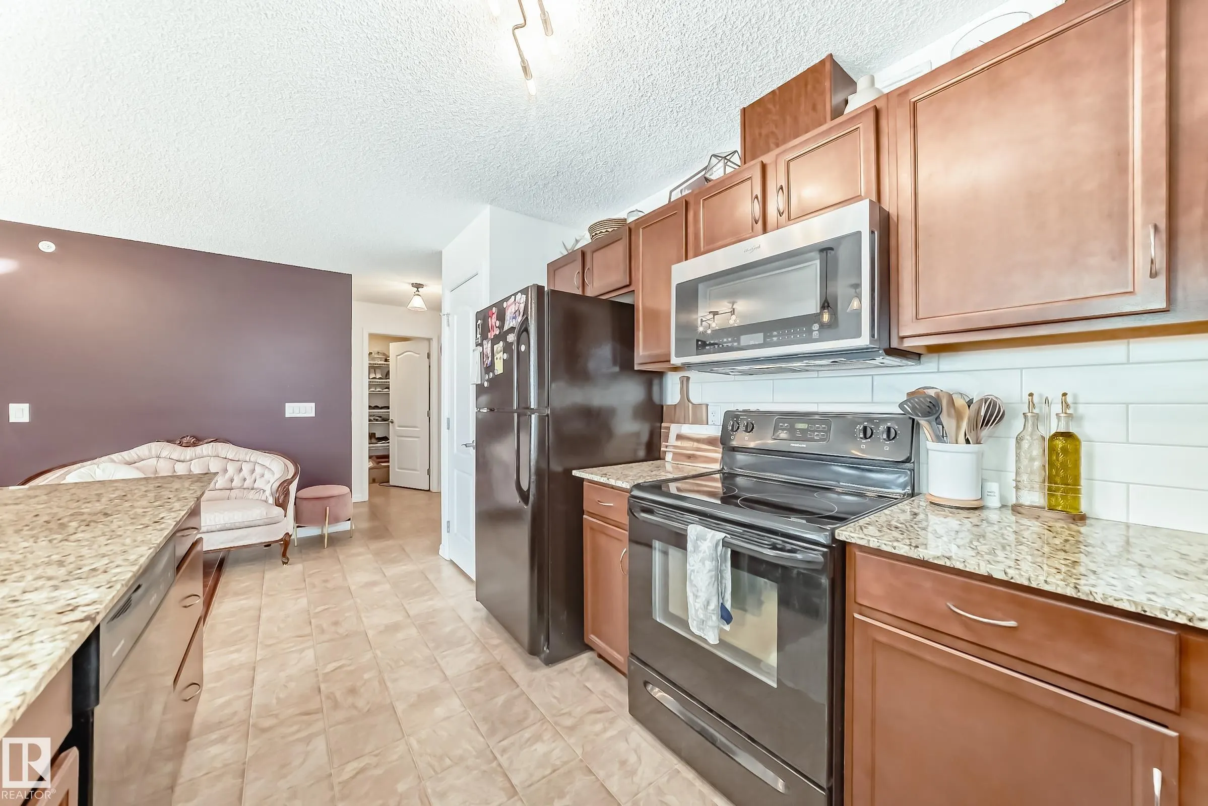 271 CHARLOTTE Way
