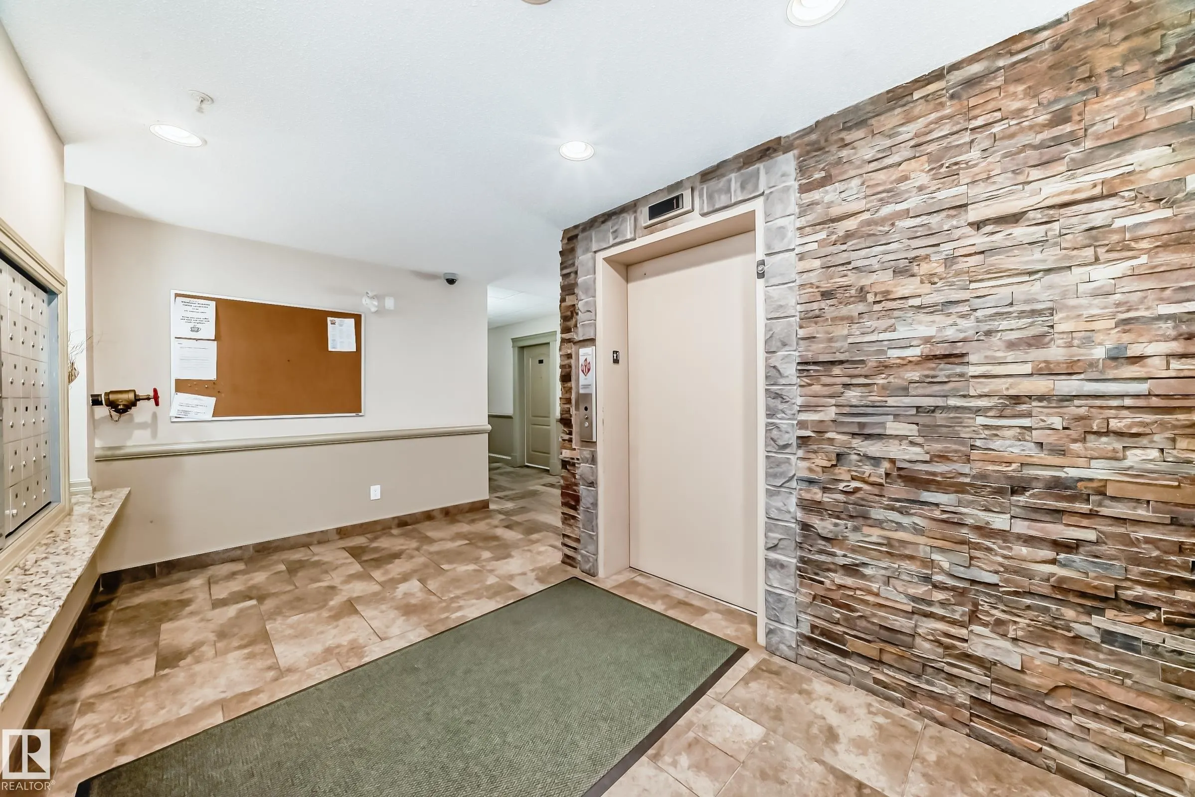 271 CHARLOTTE Way