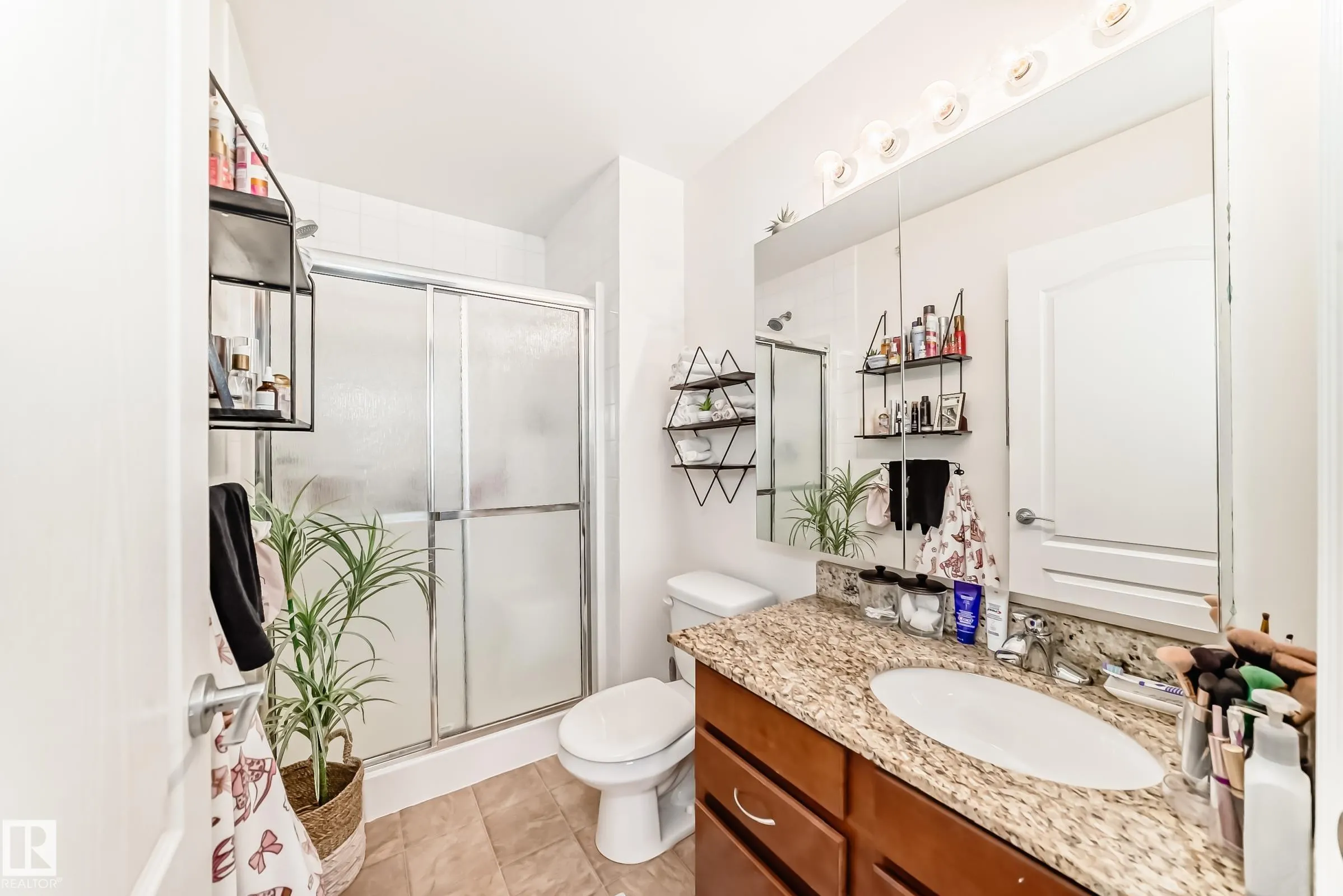 271 CHARLOTTE Way