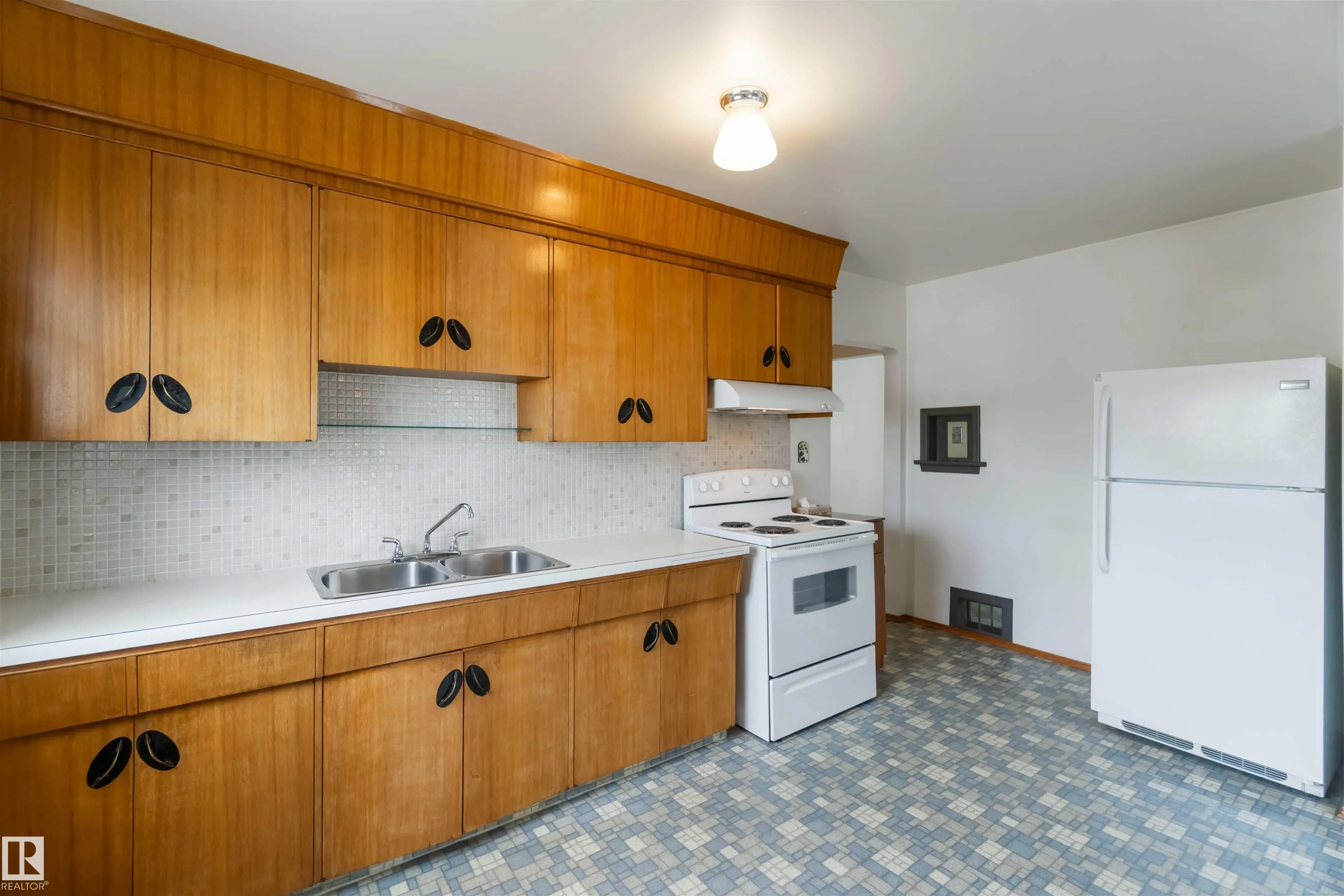 13908 115 Avenue
