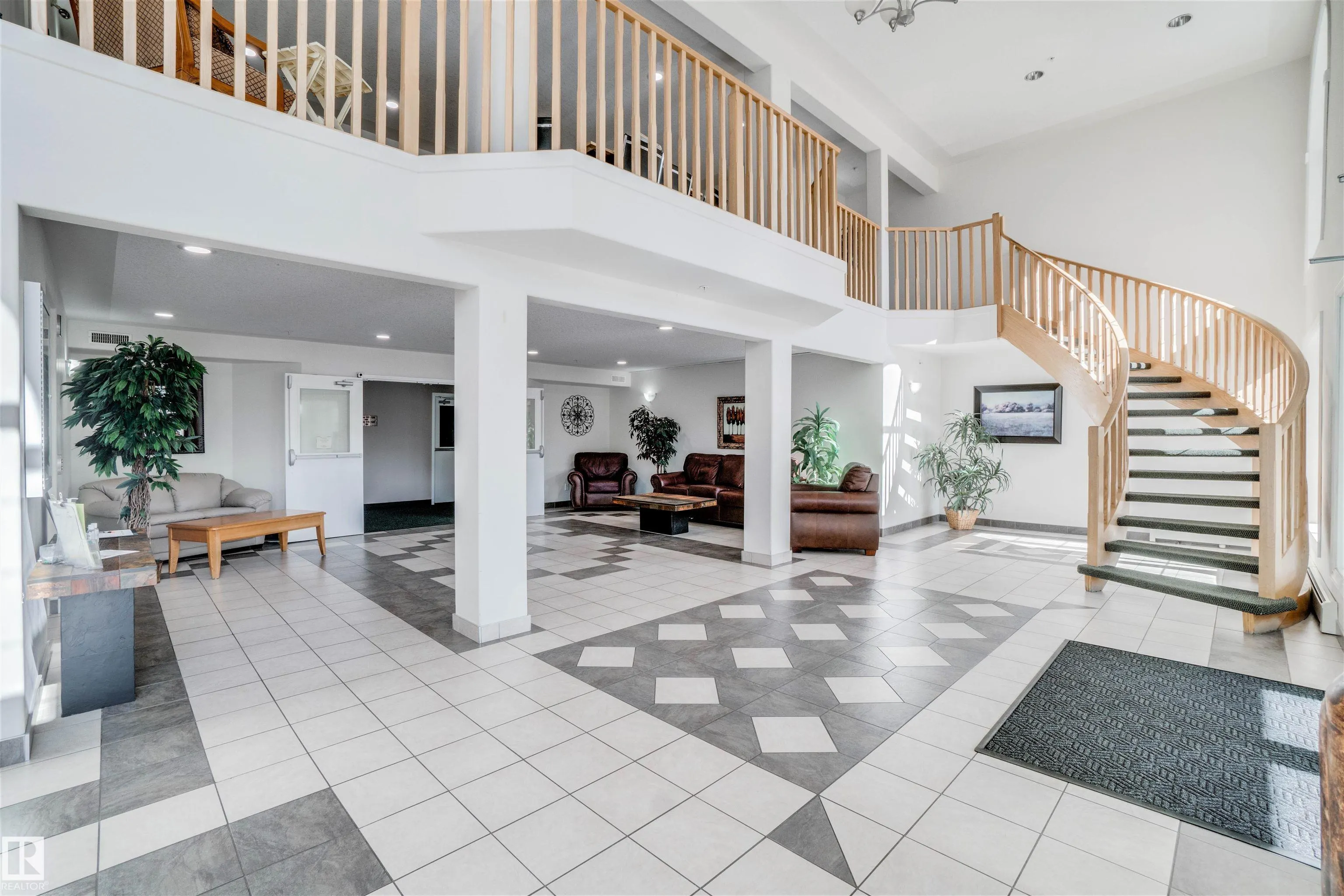 7801 GOLF COURSE Road