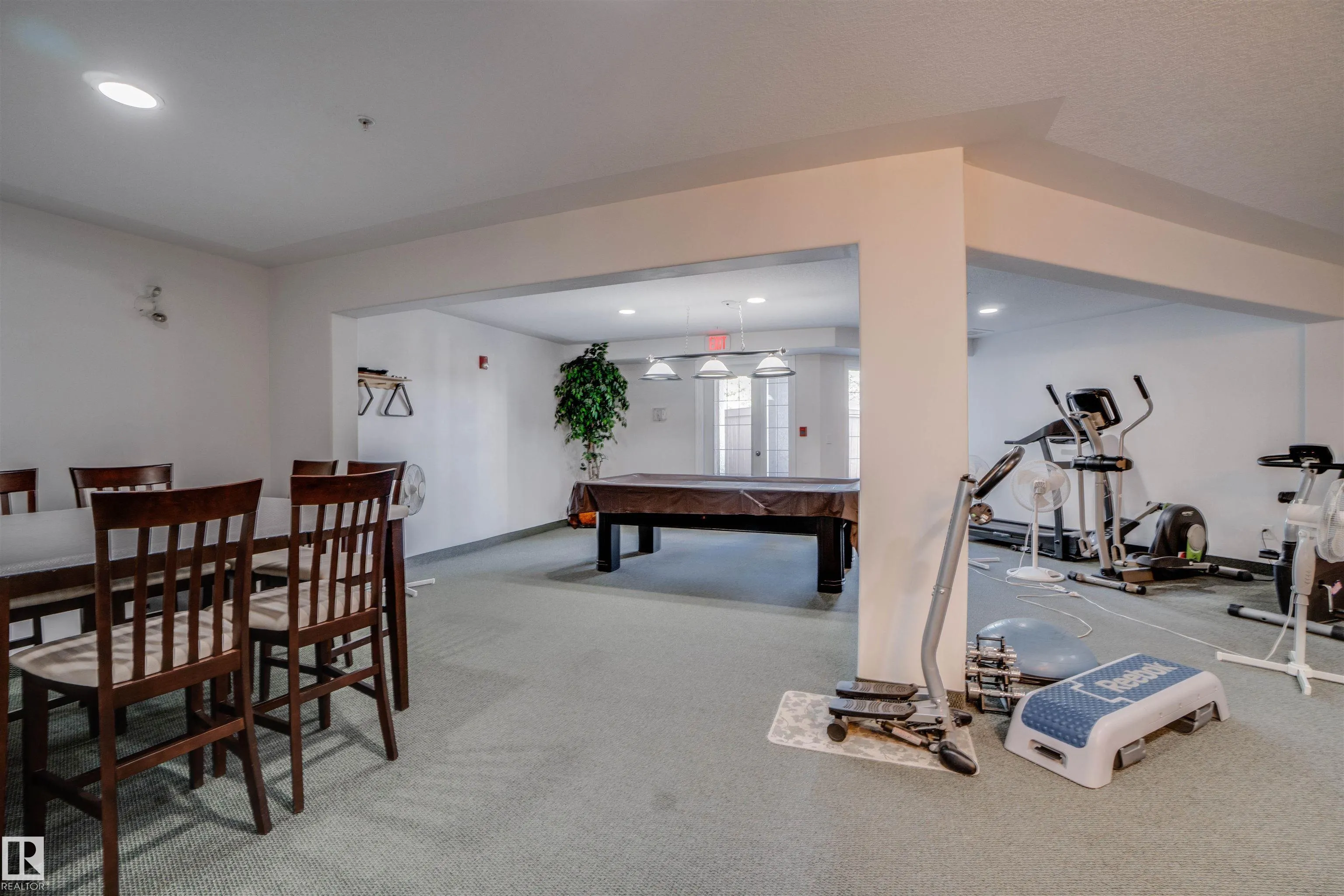 7801 GOLF COURSE Road