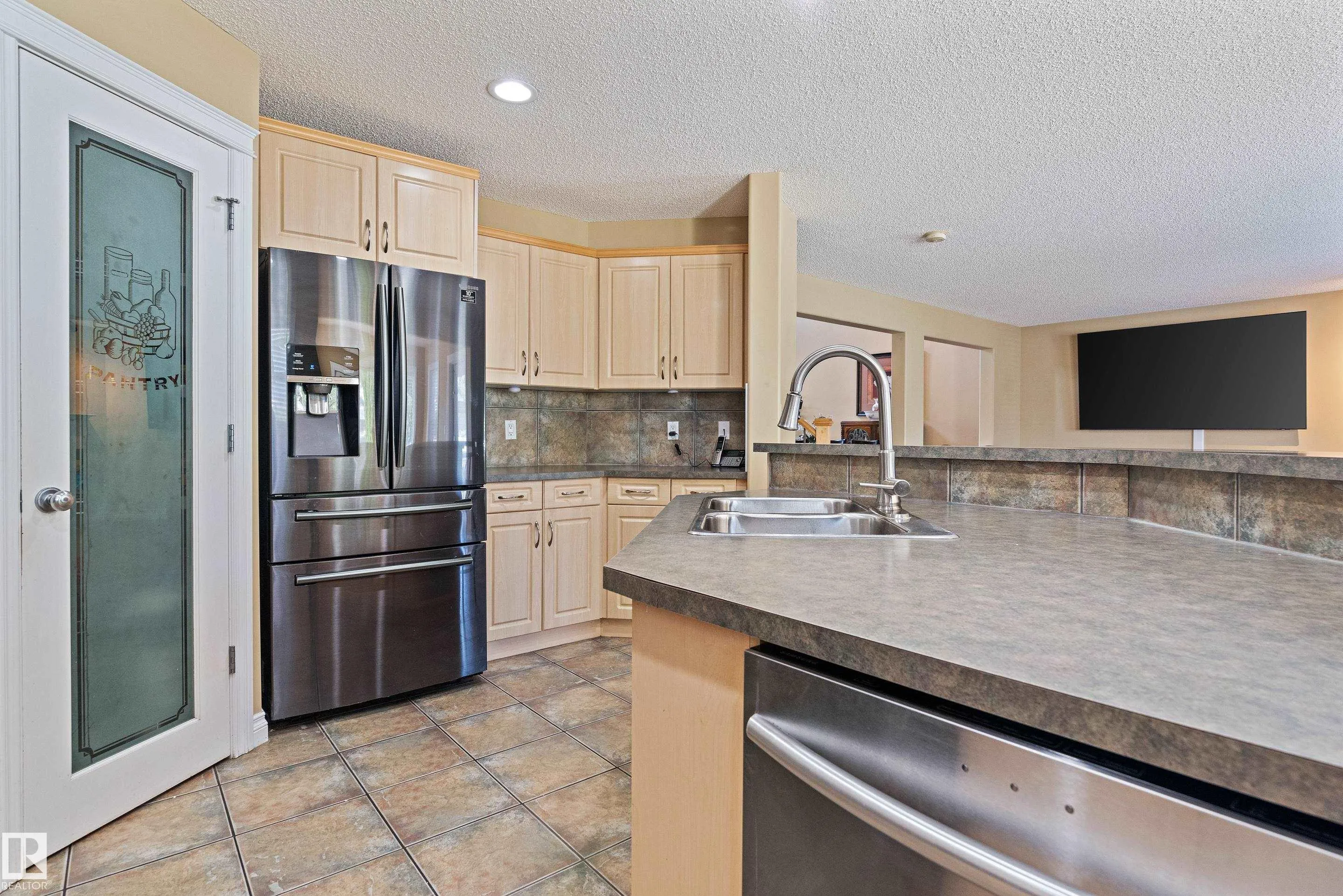 356 CALDERON Crescent