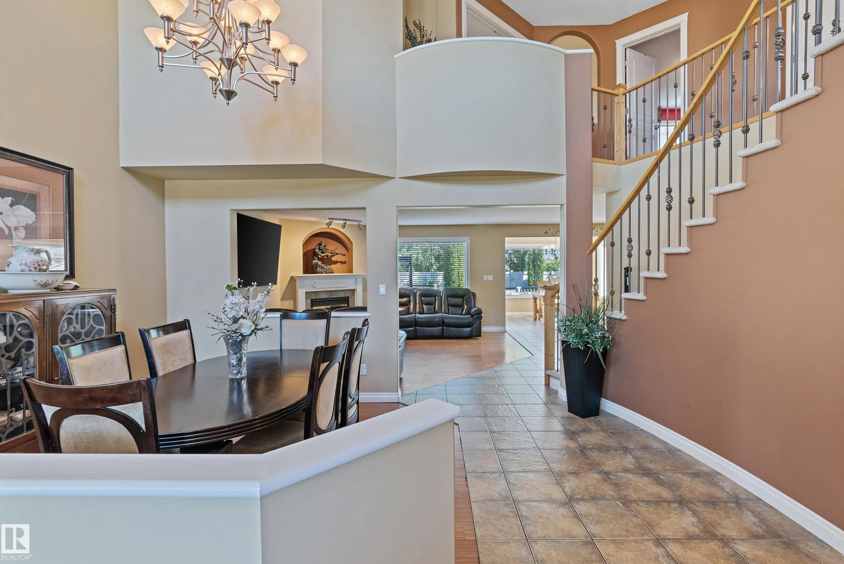 356 CALDERON Crescent