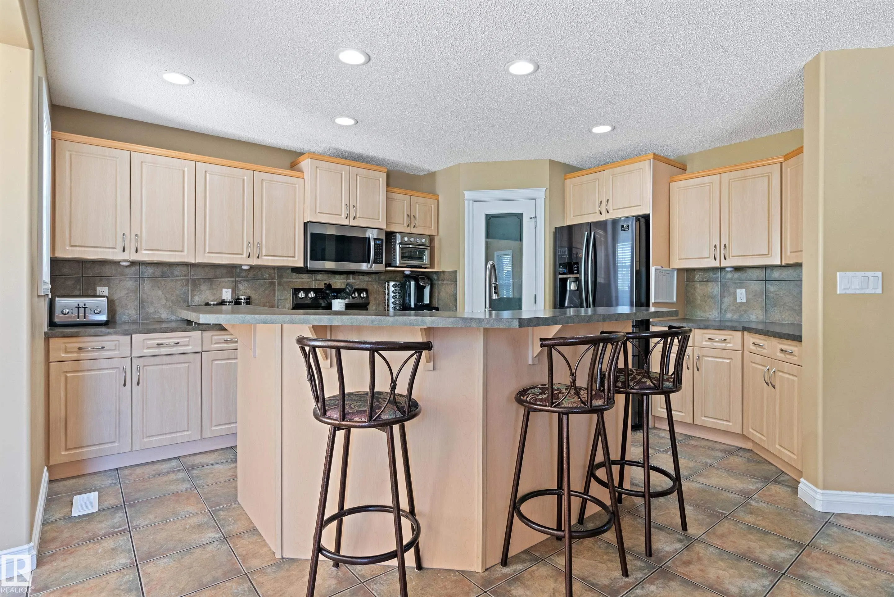 356 CALDERON Crescent