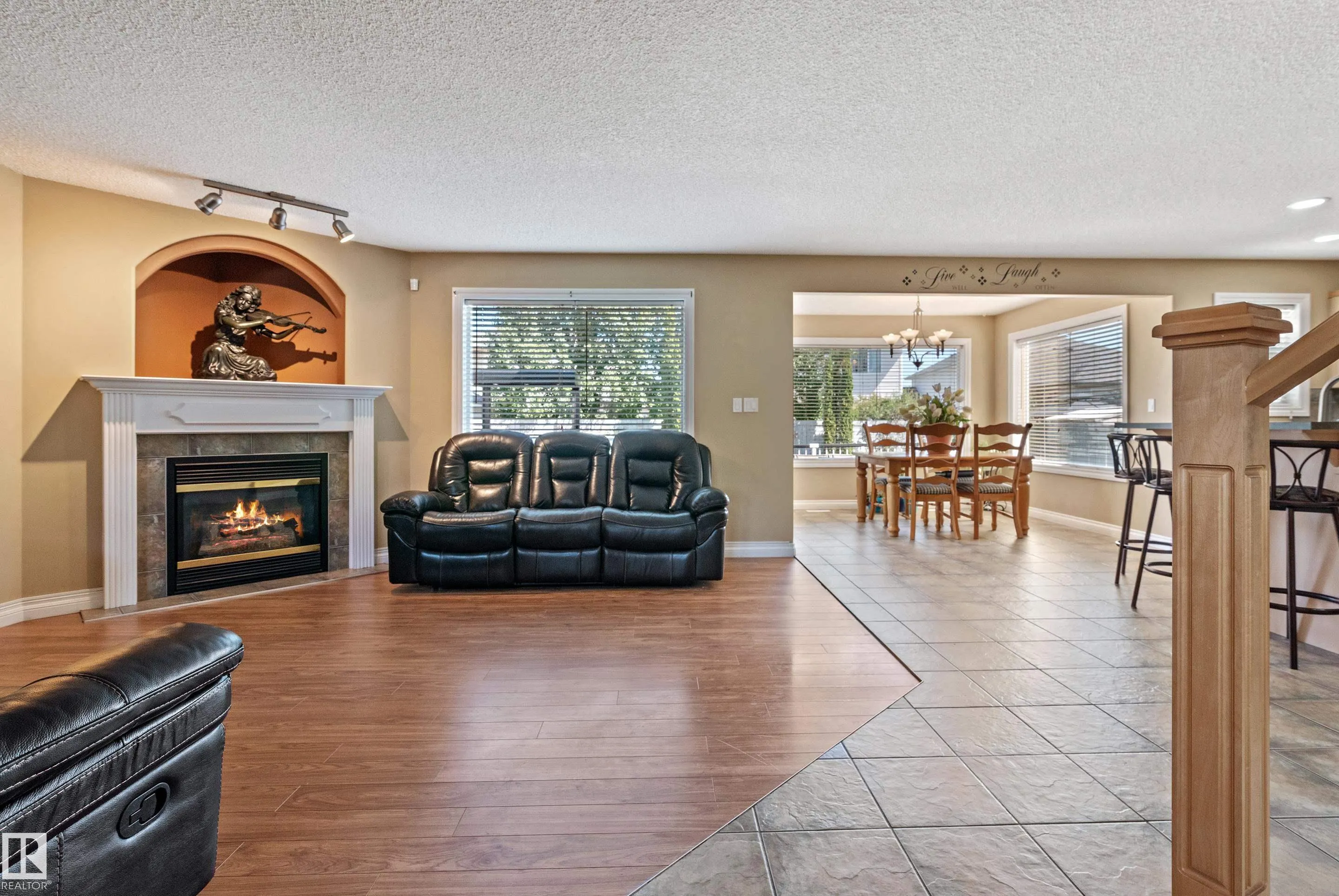 356 CALDERON Crescent