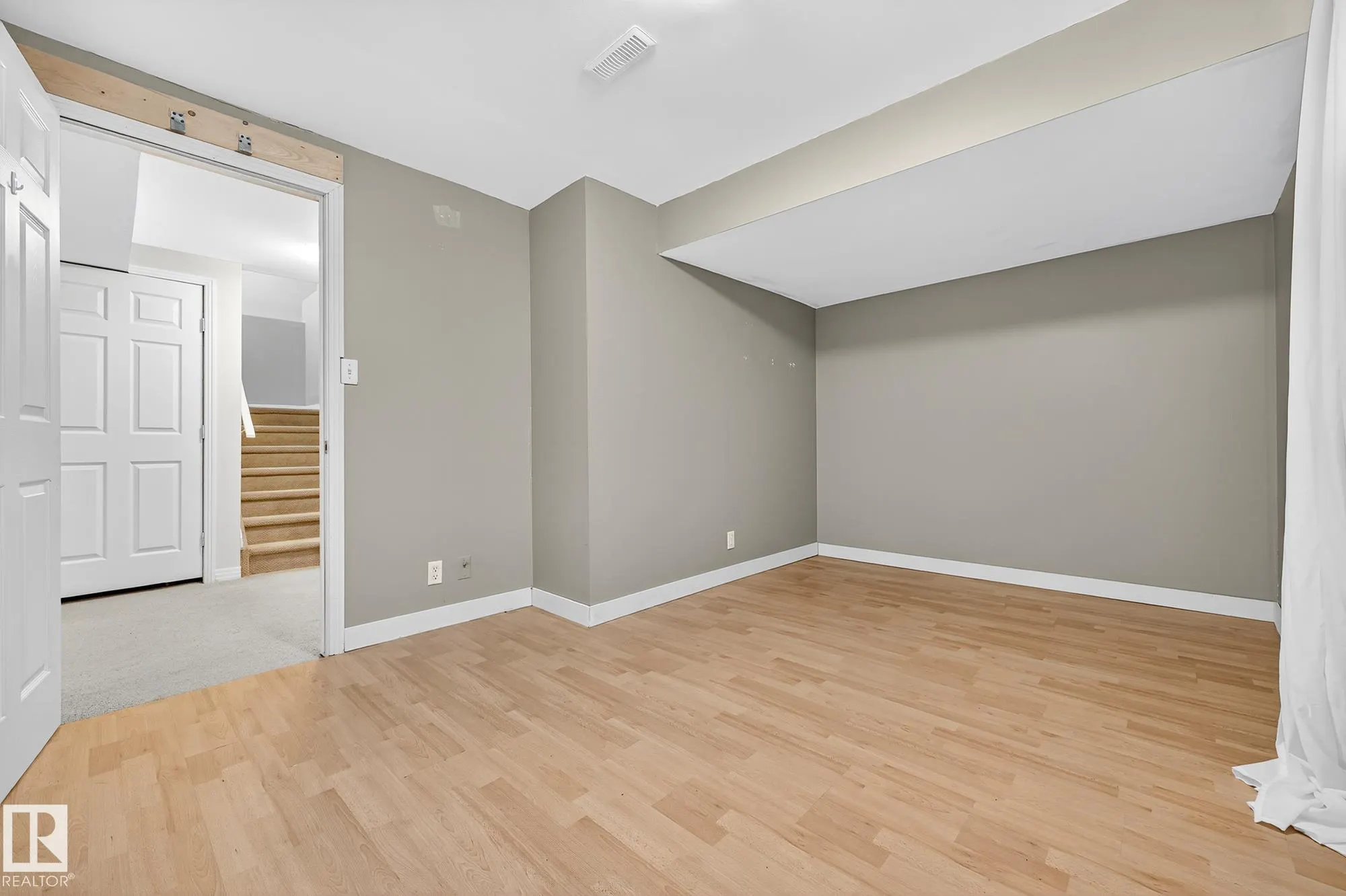 2626 TAYLOR GREEN