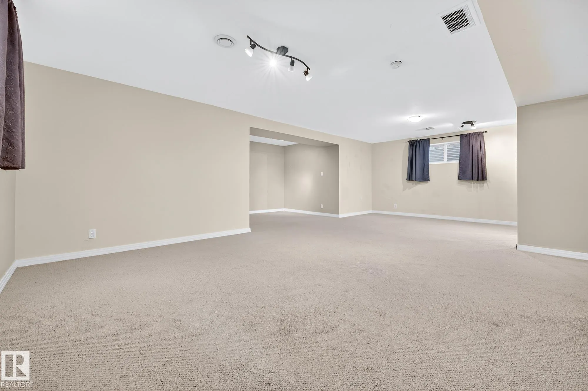 2626 TAYLOR GREEN