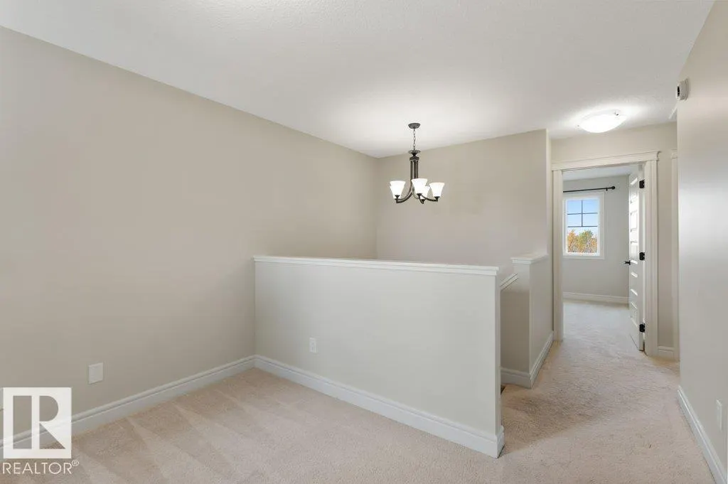 3873 ROBINS Crescent
