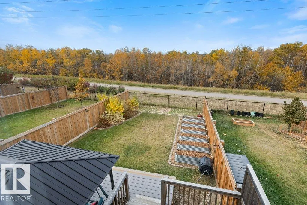 3873 ROBINS Crescent